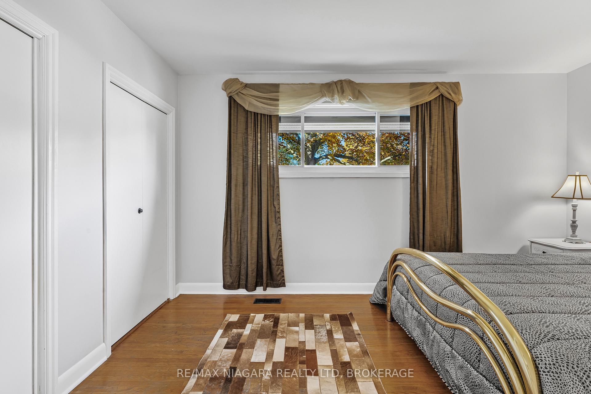 Photo 24 of 448 Bunting Road, St. Catharines, Carlton/Bunting — HOMEH
