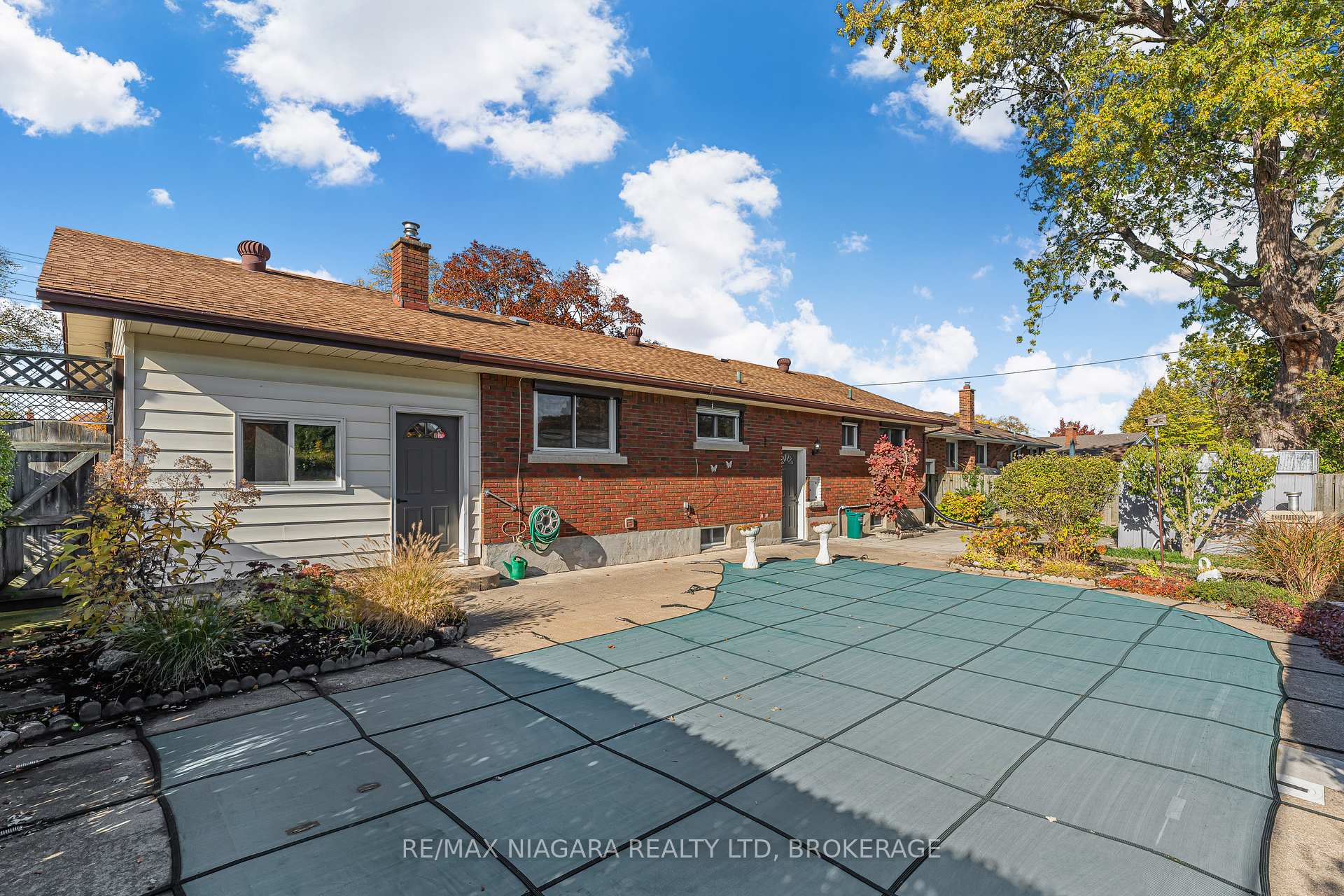 Photo 33 of 448 Bunting Road, St. Catharines, Carlton/Bunting — HOMEH