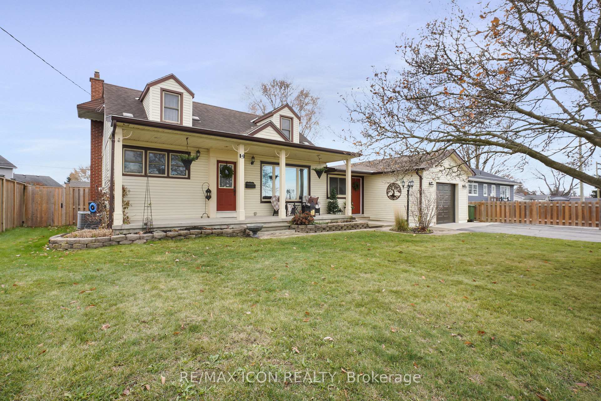Photo 1 of 4 Sinclair Avenue, St. Thomas — HOMEH