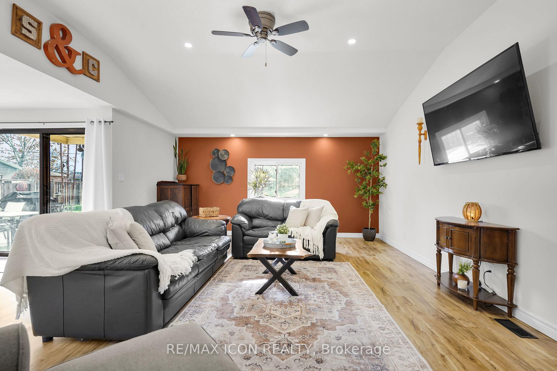 Photo 10 of 4 Sinclair Avenue, St. Thomas — HOMEH