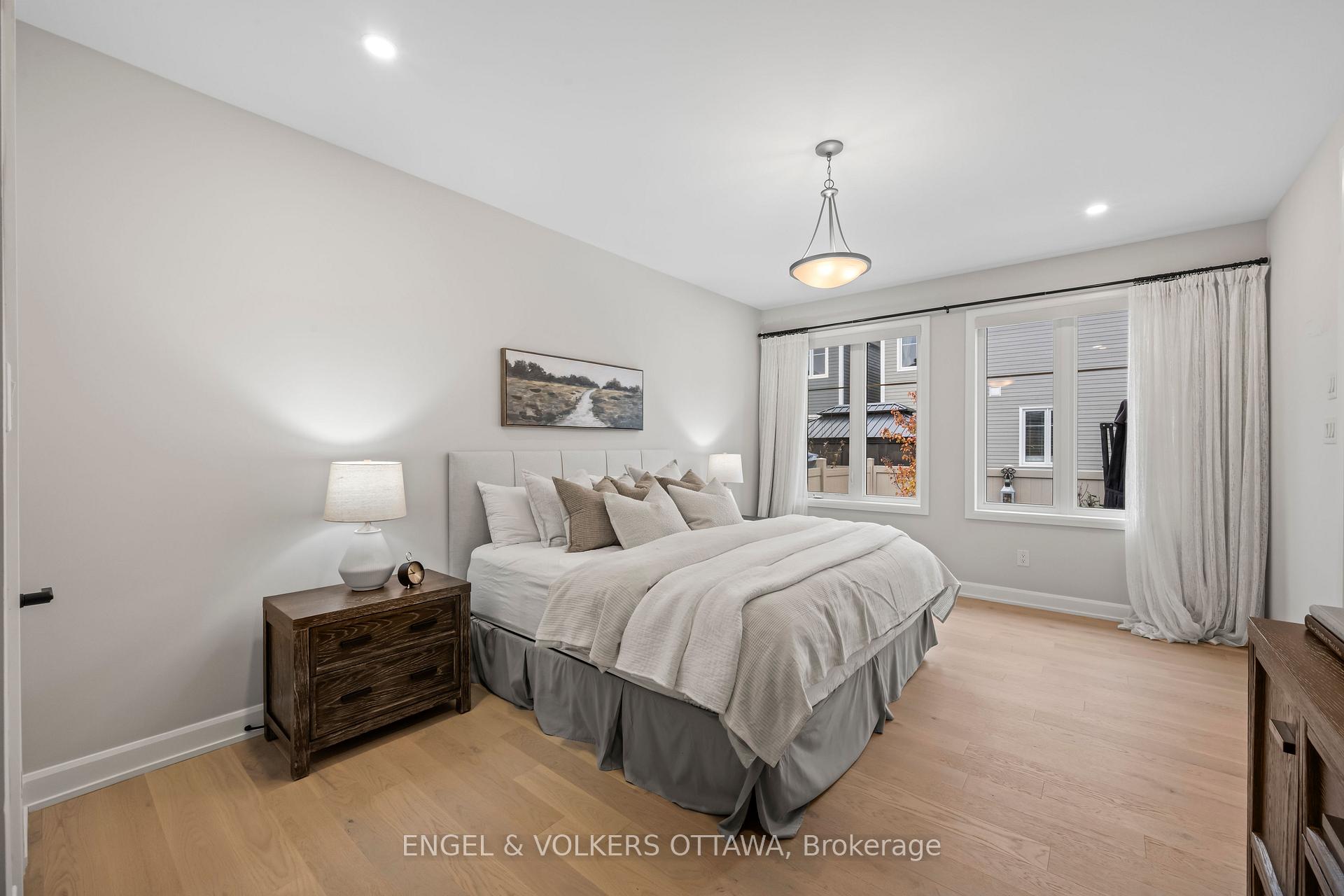 Photo 19 of 23 Pacing Walk, Ottawa, Goulbourn Twp From Franktown Rd/South To Rideau — HOMEH