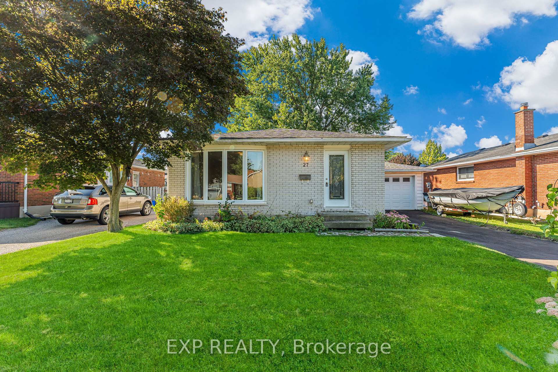 Photo 2 of 27 Locke Avenue, St. Thomas — HOMEH