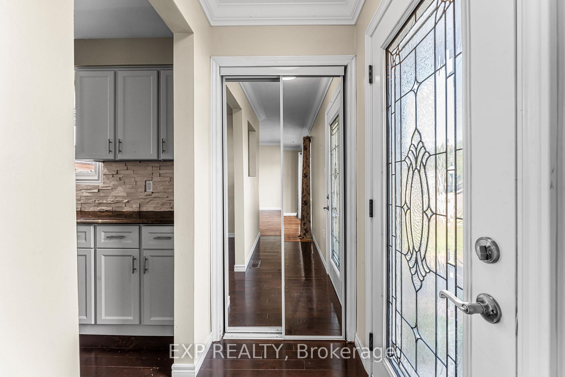 Photo 4 of 27 Locke Avenue, St. Thomas — HOMEH