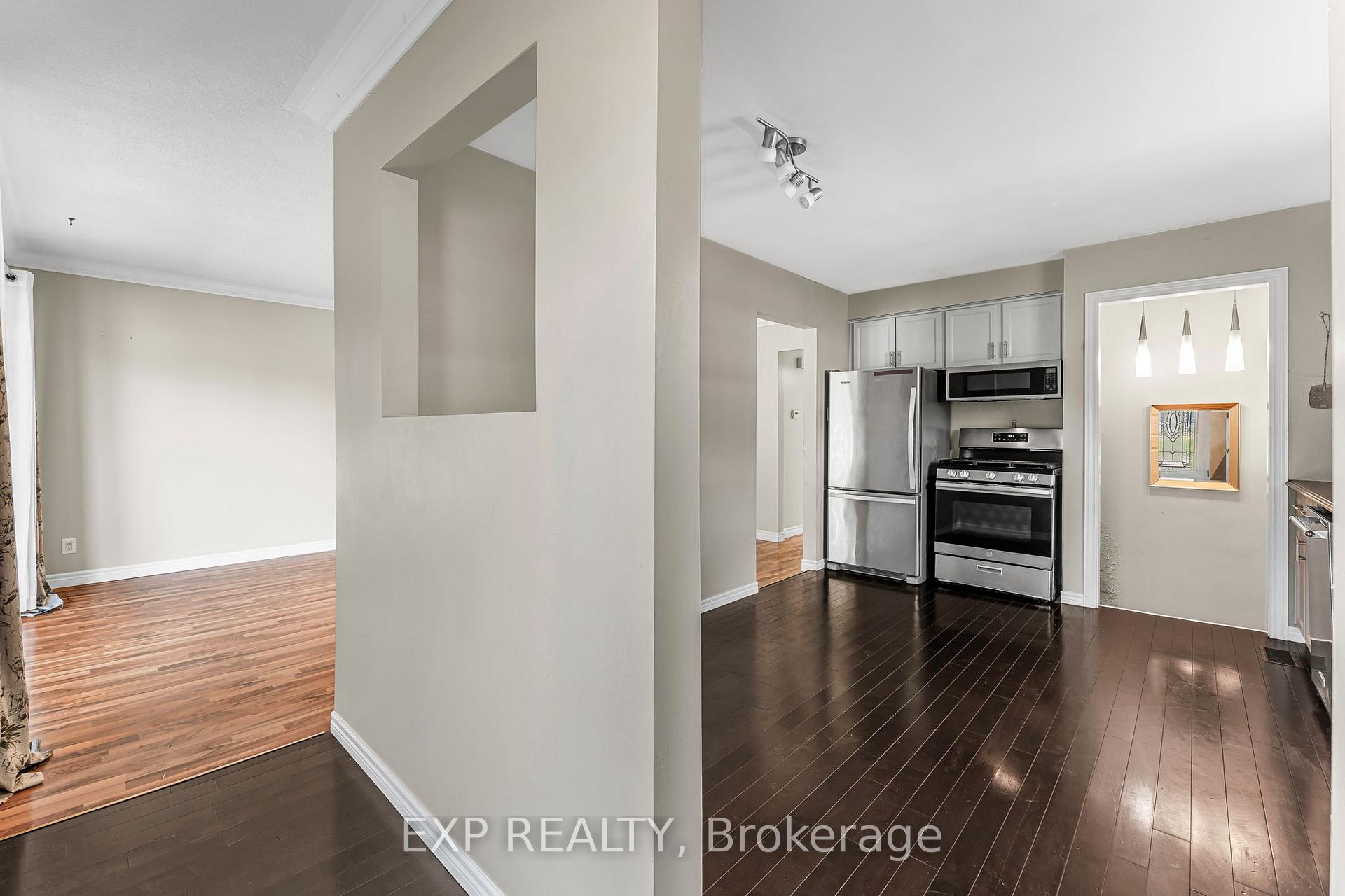 Photo 8 of 27 Locke Avenue, St. Thomas — HOMEH