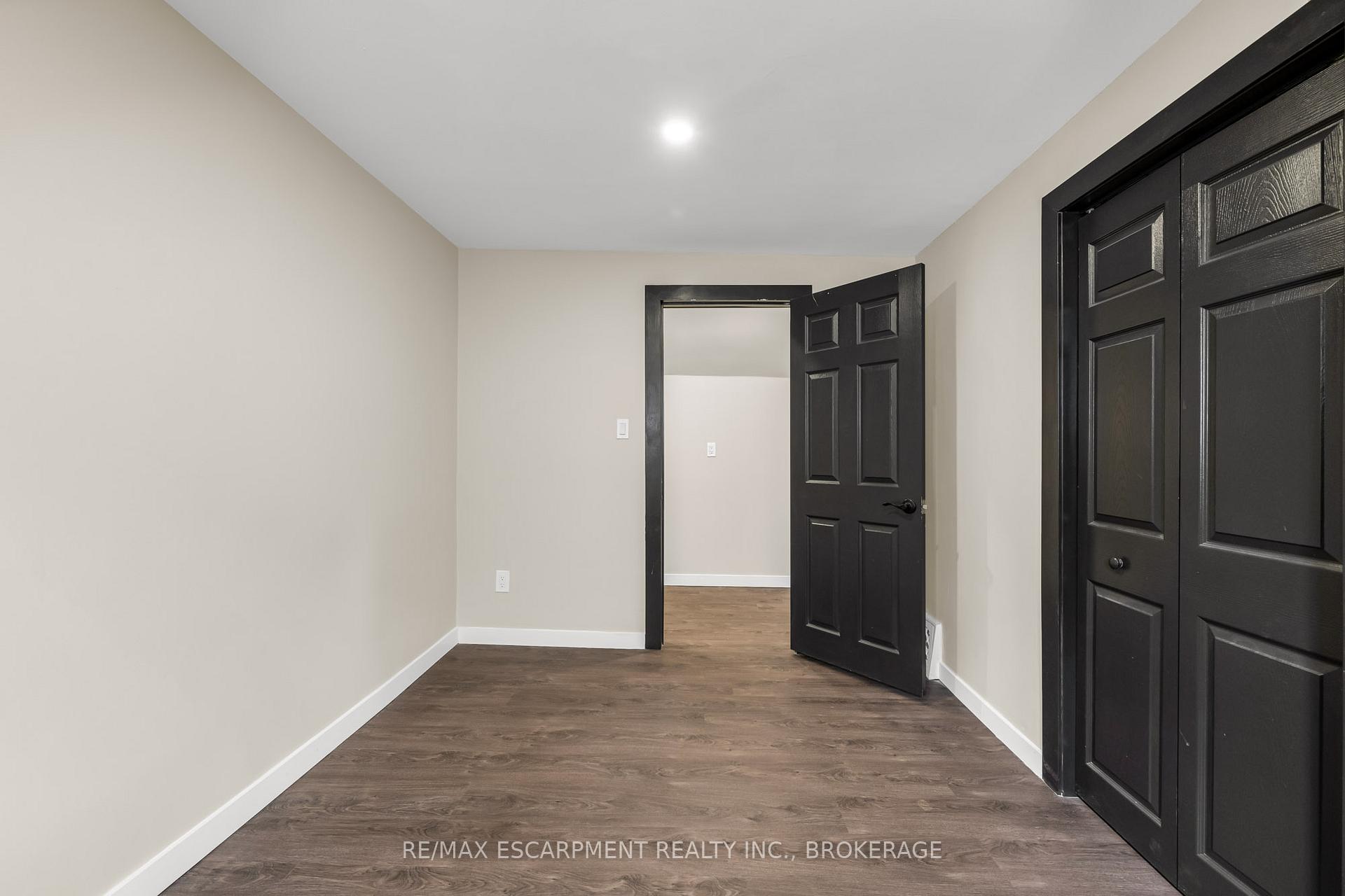 Photo 5 of Unit Upper, 26 Dacotah Street, St. Catharines, Downtown — HOMEH