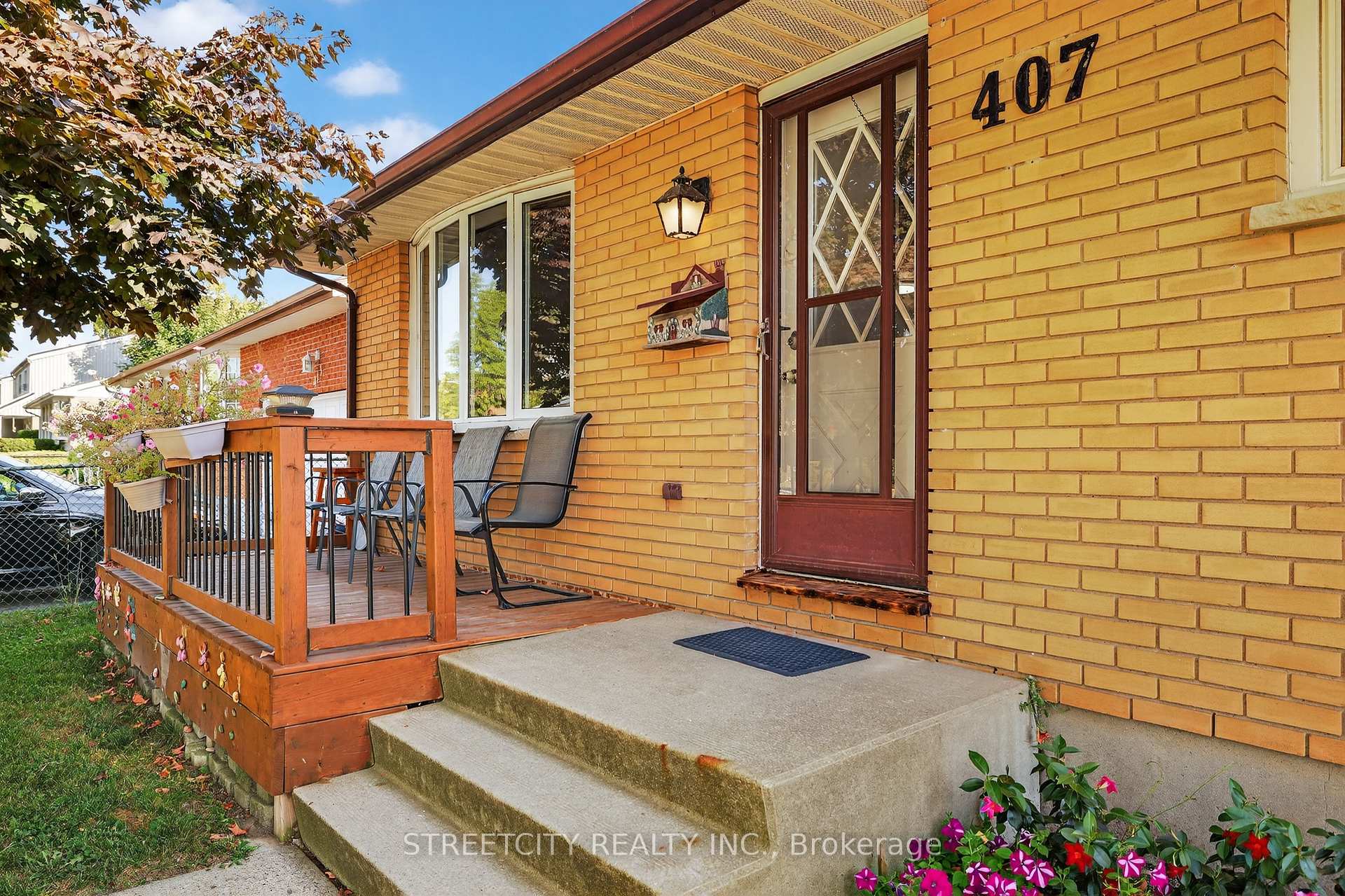 Photo 6 of 407 Elm Street, St. Thomas — HOMEH