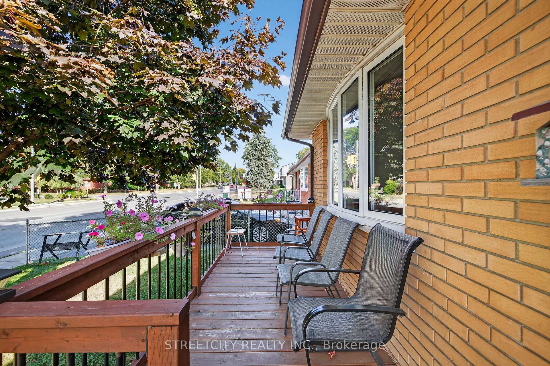 Photo 7 of 407 Elm Street, St. Thomas — HOMEH