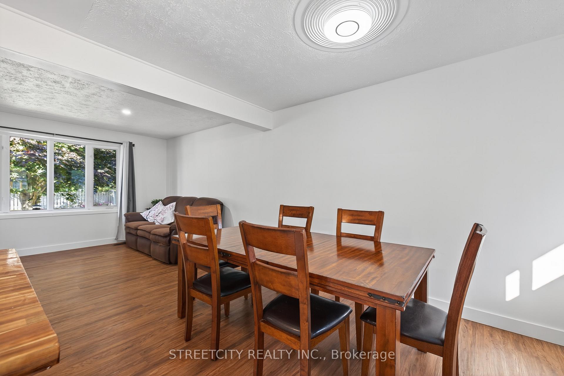 Photo 12 of 407 Elm Street, St. Thomas — HOMEH