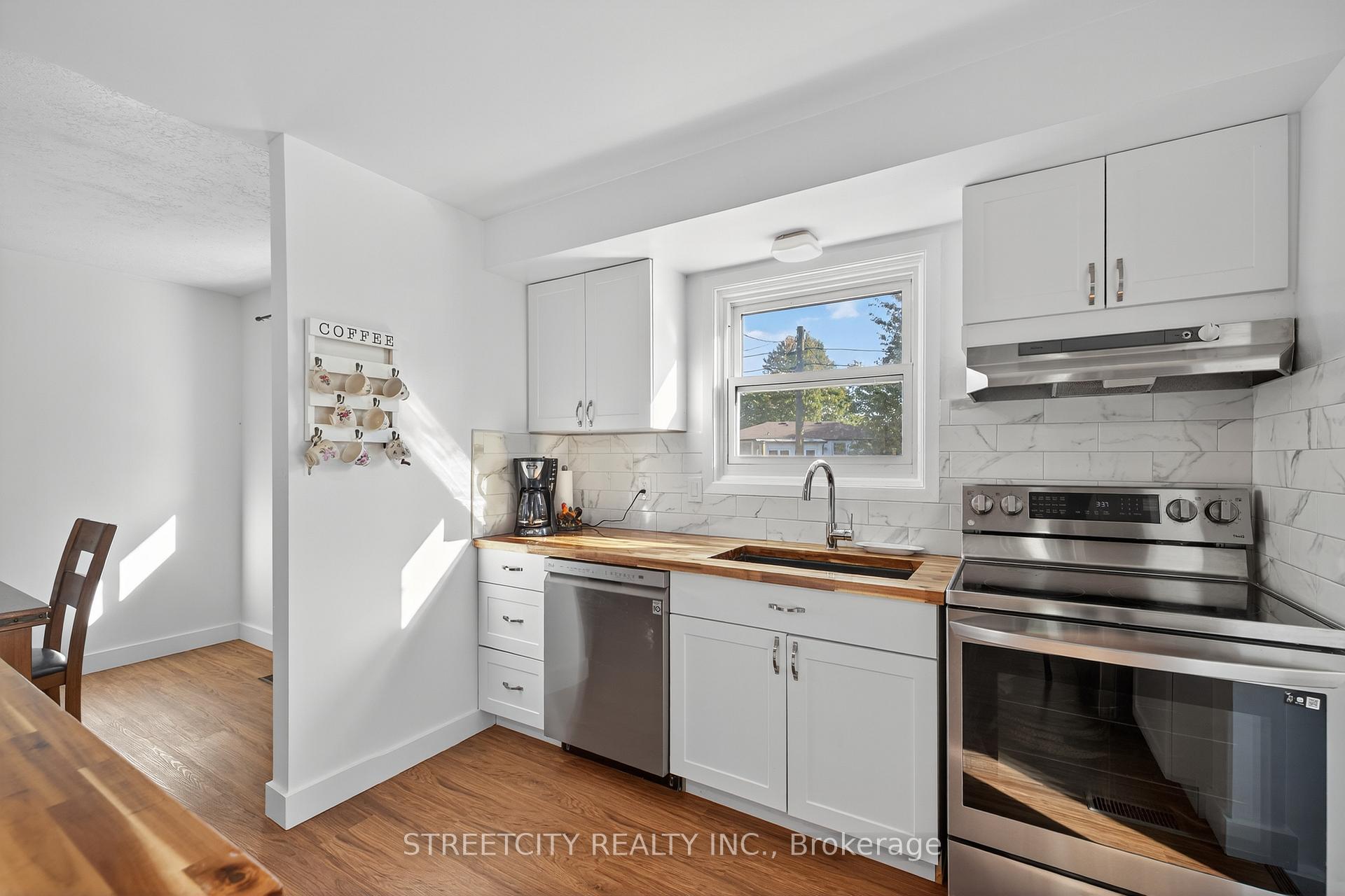 Photo 14 of 407 Elm Street, St. Thomas — HOMEH