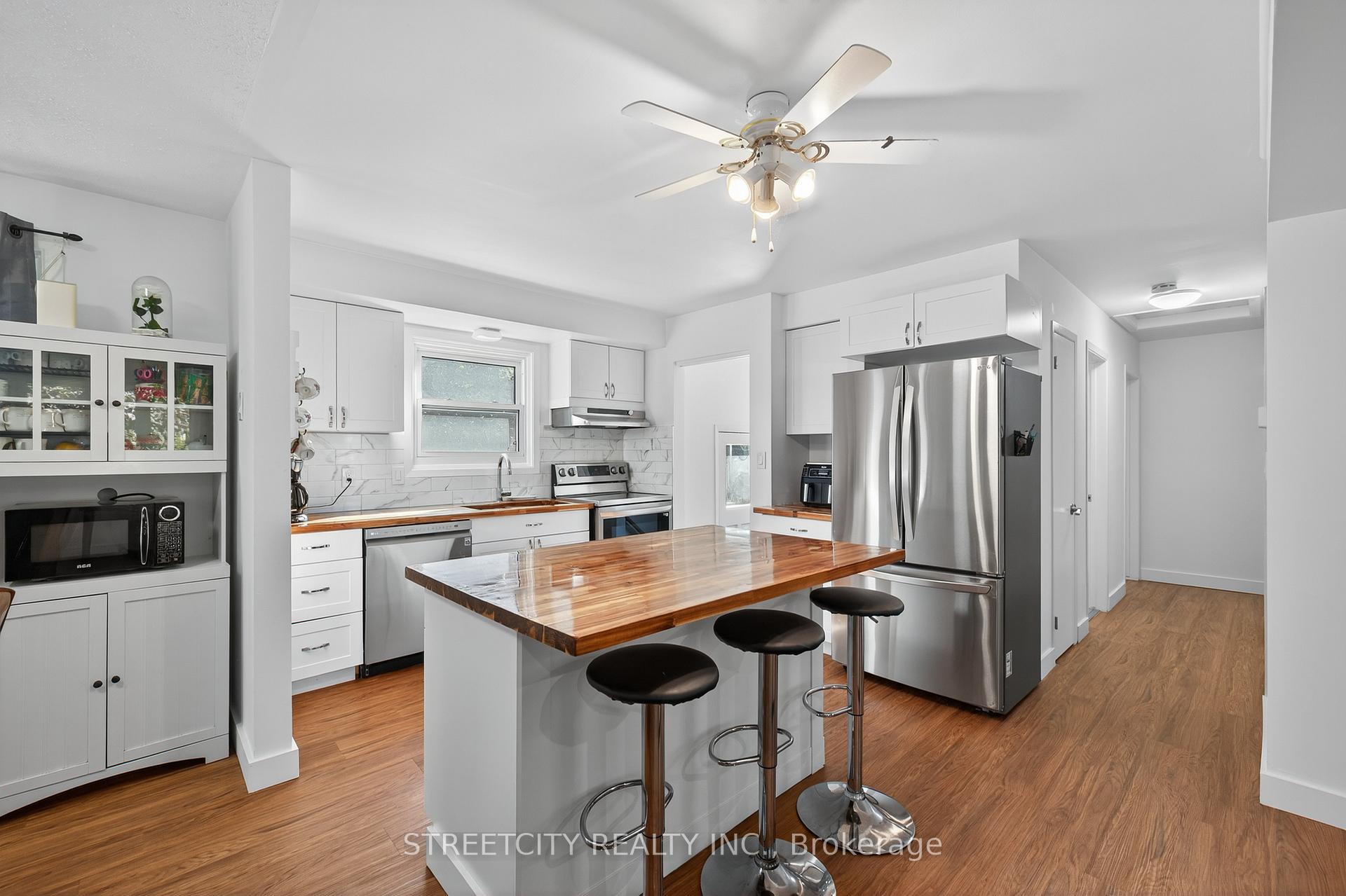 Photo 16 of 407 Elm Street, St. Thomas — HOMEH