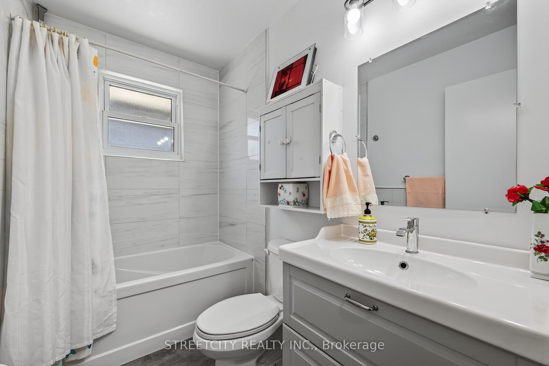 Photo 24 of 407 Elm Street, St. Thomas — HOMEH