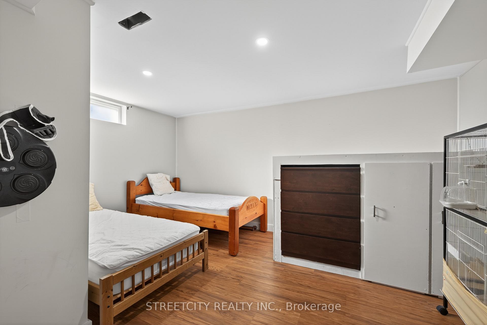 Photo 26 of 407 Elm Street, St. Thomas — HOMEH