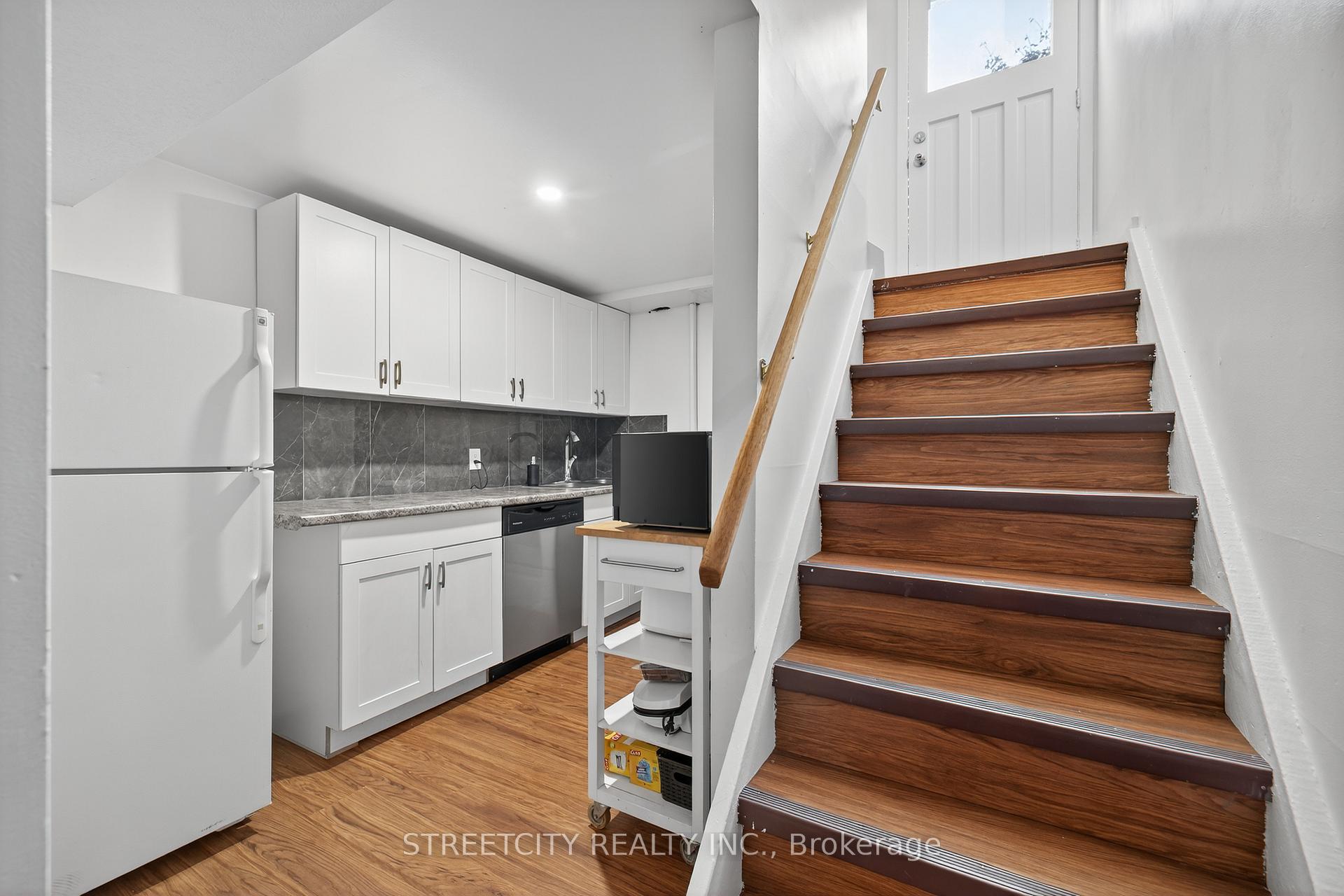Photo 31 of 407 Elm Street, St. Thomas — HOMEH