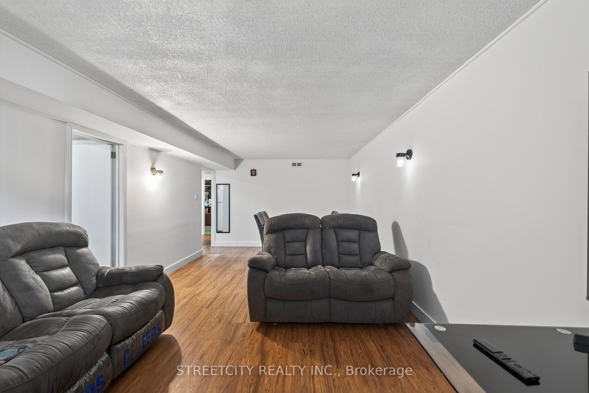 Photo 36 of 407 Elm Street, St. Thomas — HOMEH