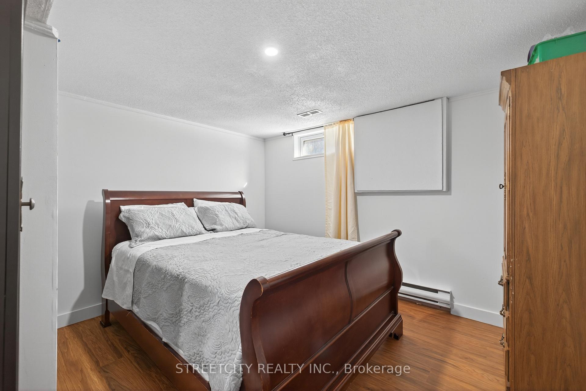 Photo 37 of 407 Elm Street, St. Thomas — HOMEH