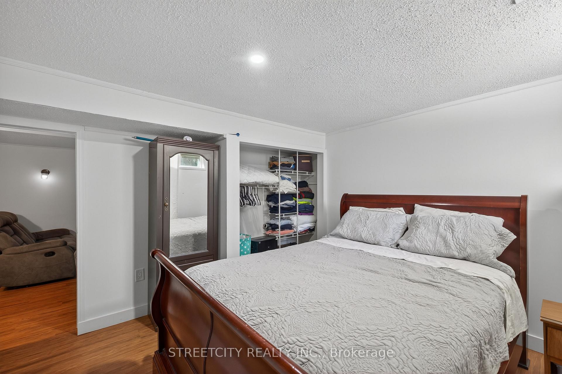 Photo 38 of 407 Elm Street, St. Thomas — HOMEH