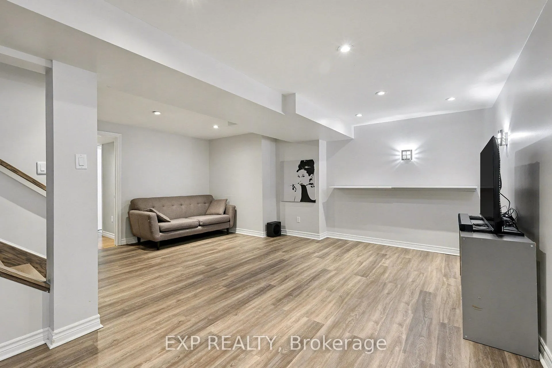 Photo 17 of 26 Thresher Avenue, Ottawa, Stittsville (Central) — HOMEH