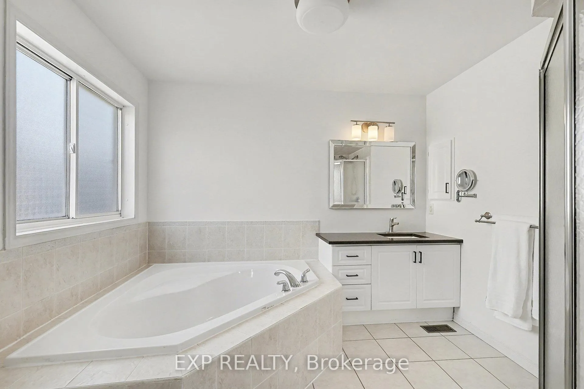 Photo 22 of 26 Thresher Avenue, Ottawa, Stittsville (Central) — HOMEH