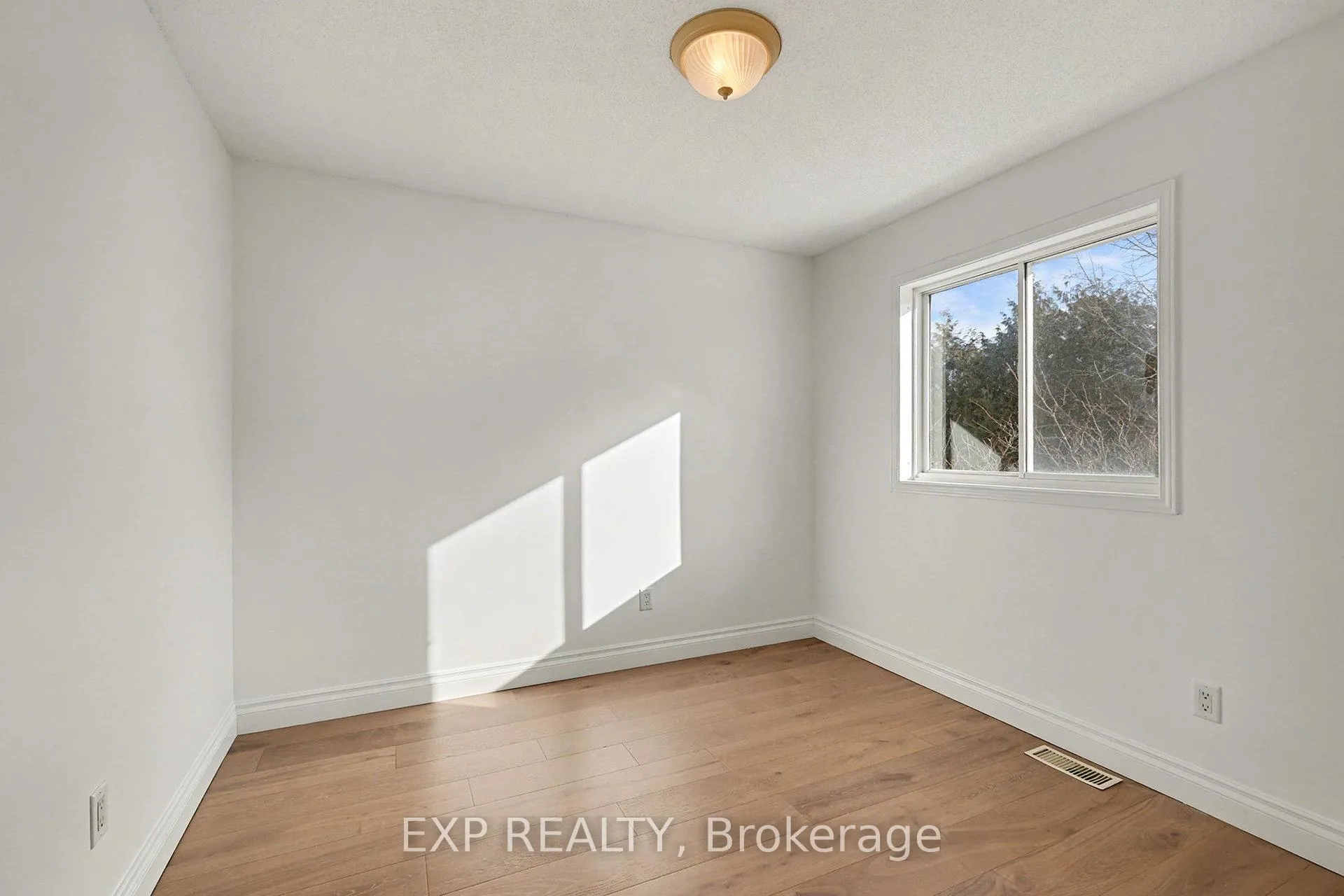 Photo 28 of 26 Thresher Avenue, Ottawa, Stittsville (Central) — HOMEH