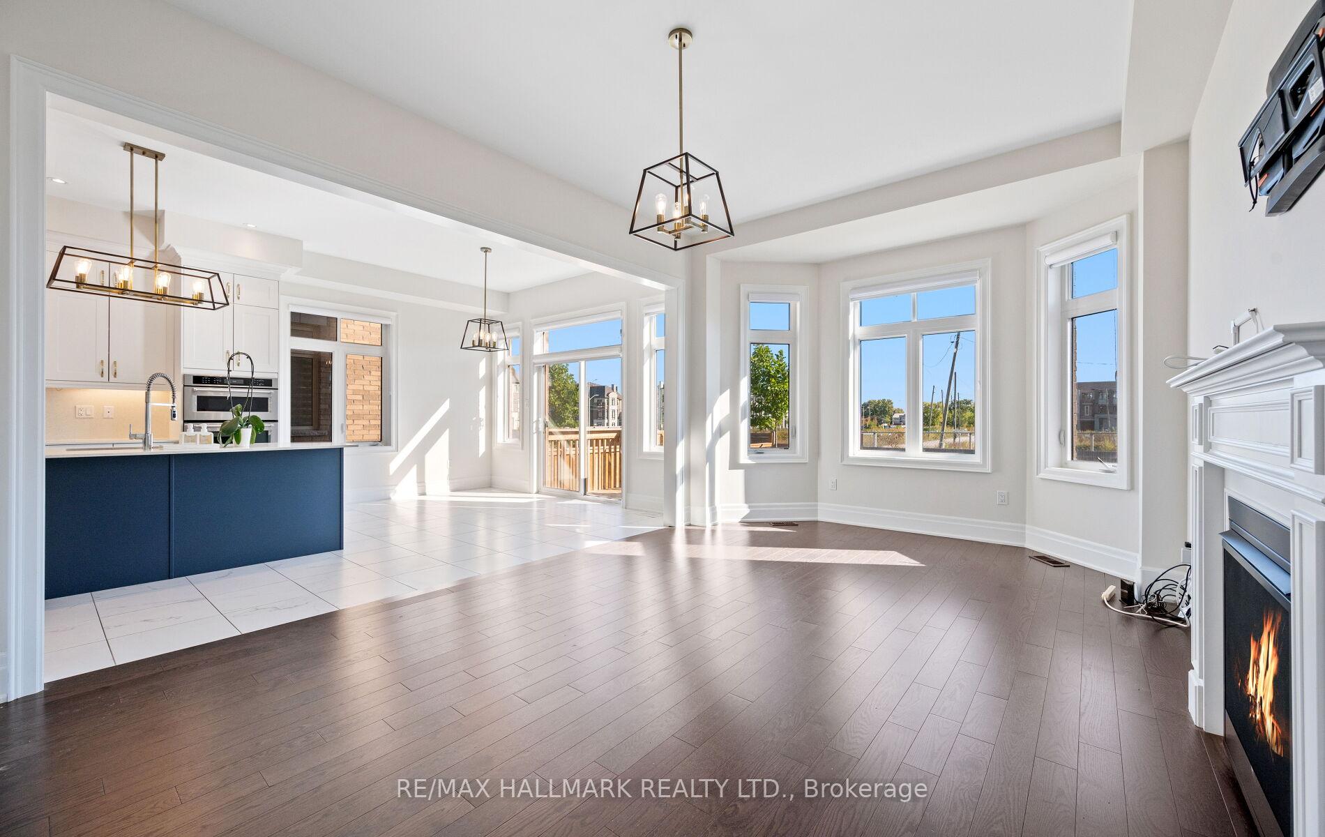 Photo 6 of 123 Bond Crescent, Richmond Hill, Oak Ridges — HOMEH