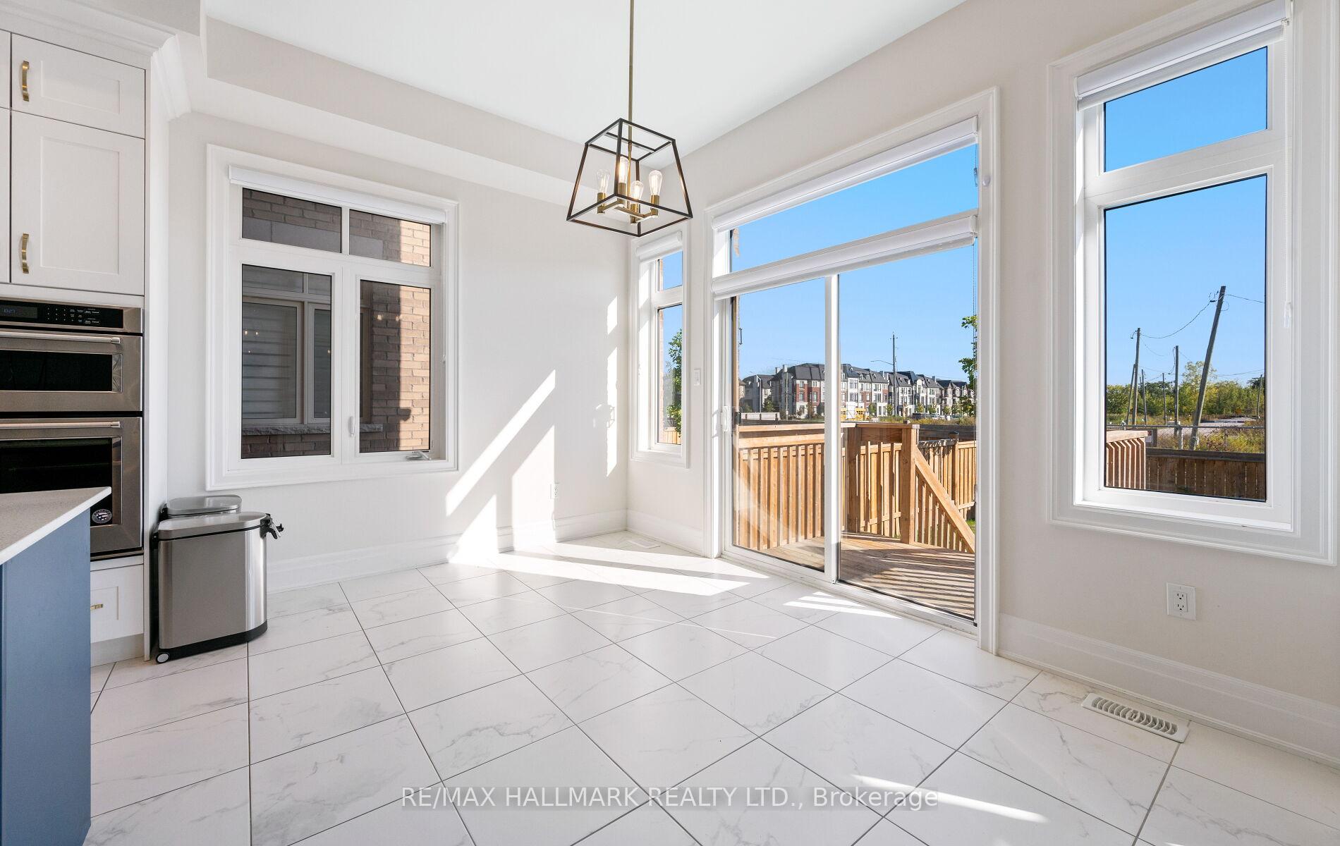 Photo 7 of 123 Bond Crescent, Richmond Hill, Oak Ridges — HOMEH
