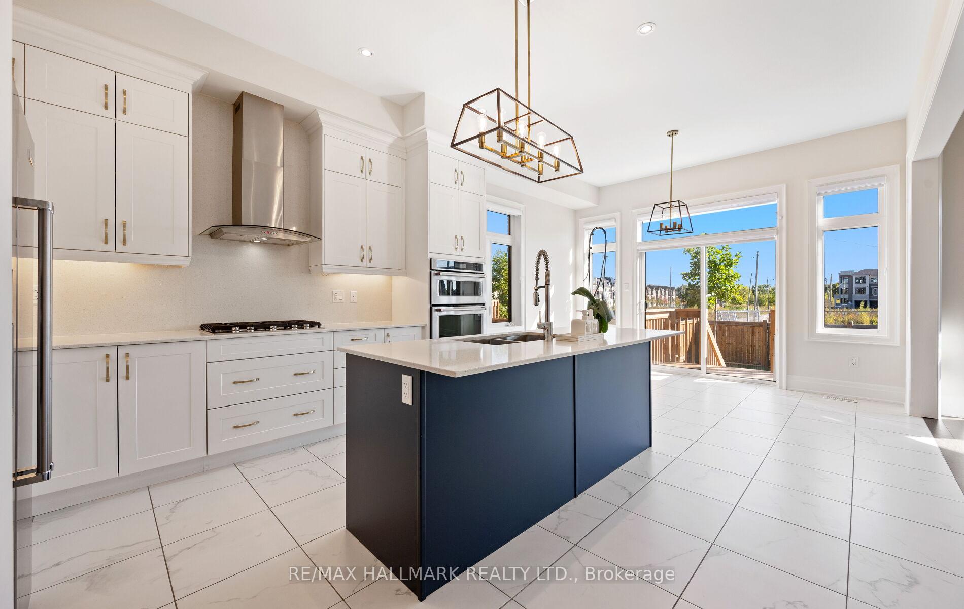 Photo 8 of 123 Bond Crescent, Richmond Hill, Oak Ridges — HOMEH