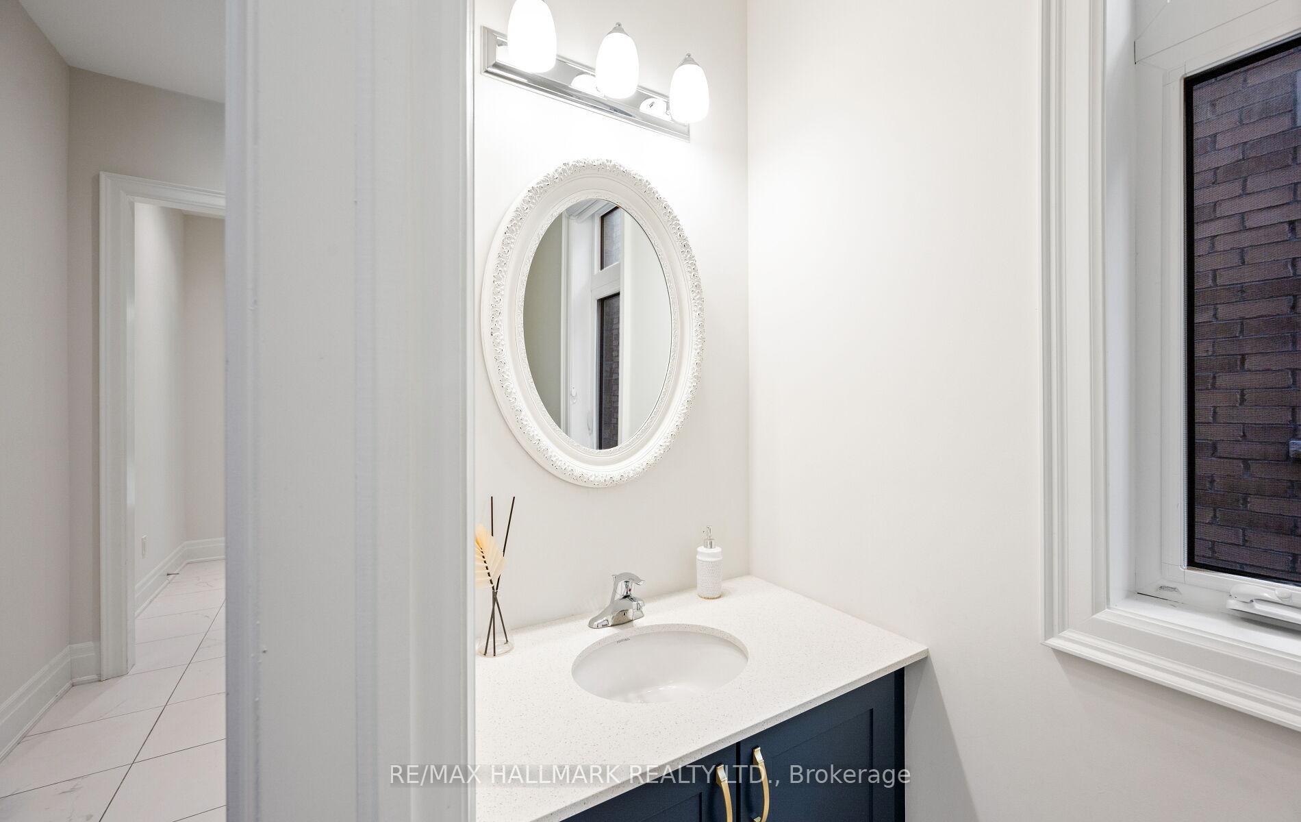 Photo 9 of 123 Bond Crescent, Richmond Hill, Oak Ridges — HOMEH