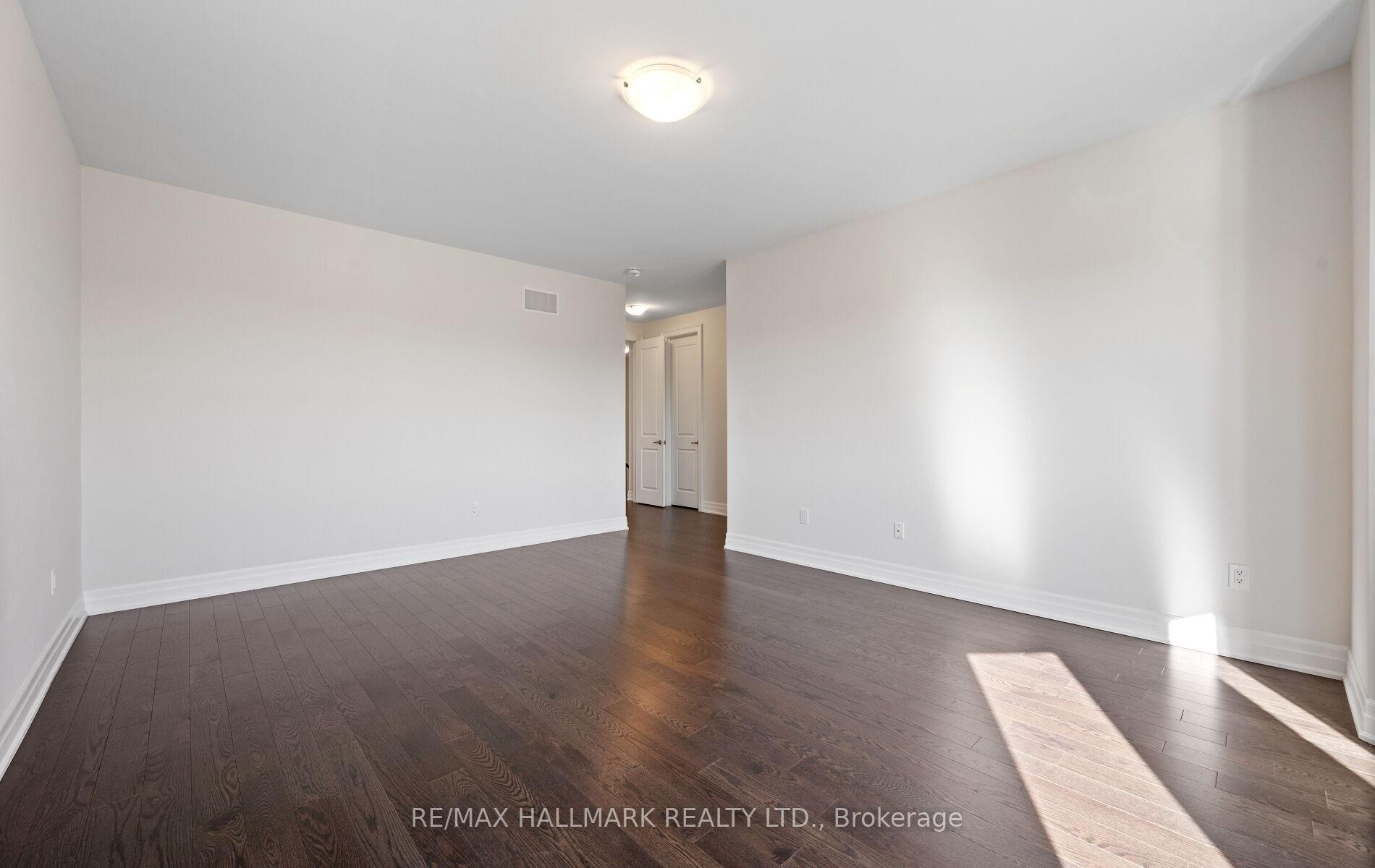 Photo 11 of 123 Bond Crescent, Richmond Hill, Oak Ridges — HOMEH