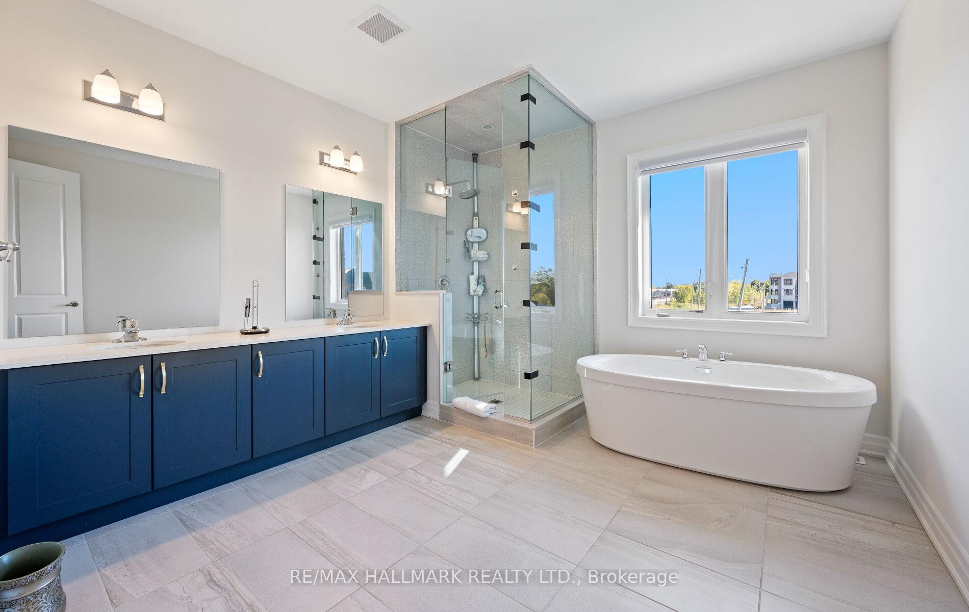 Photo 12 of 123 Bond Crescent, Richmond Hill, Oak Ridges — HOMEH