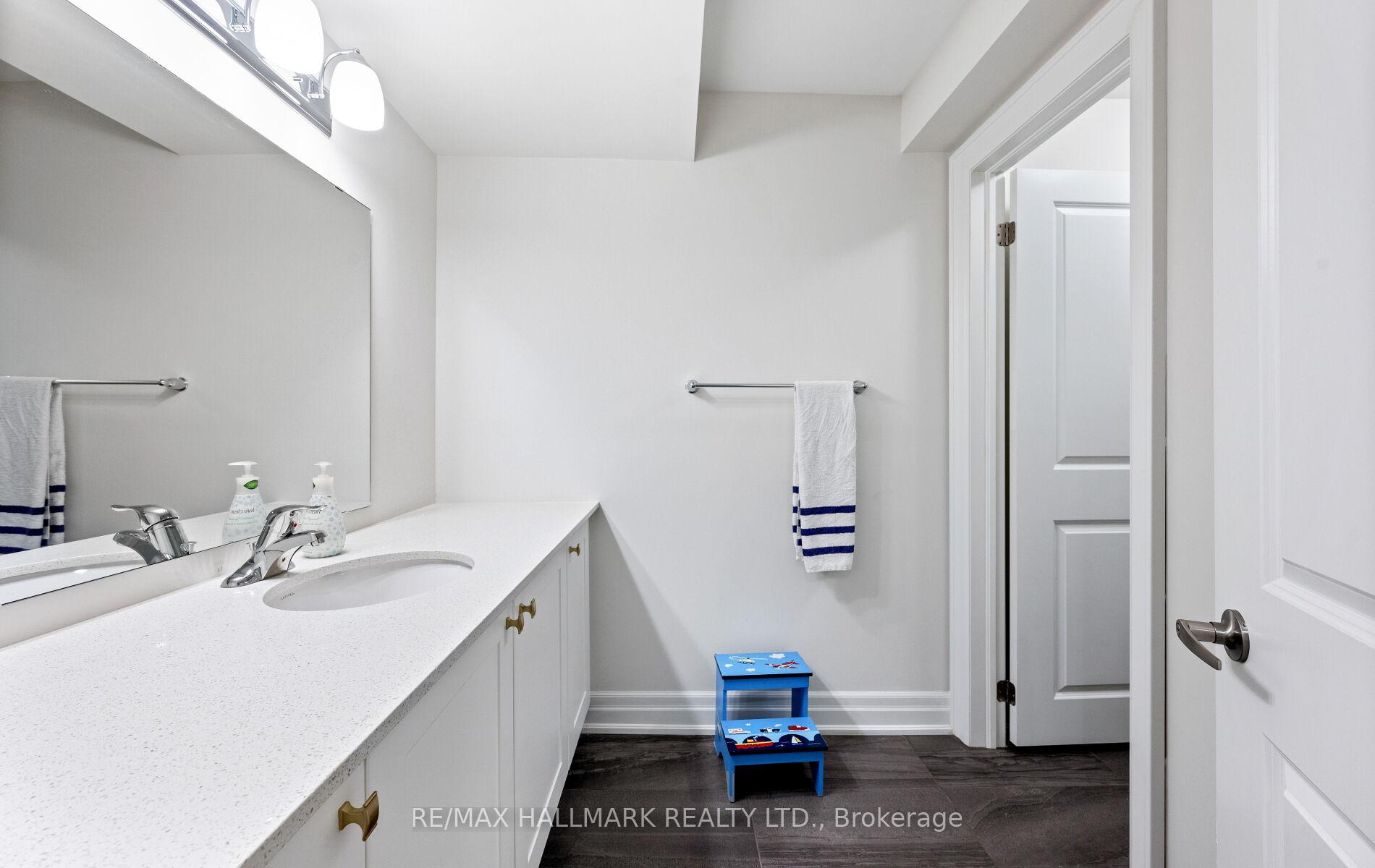 Photo 17 of 123 Bond Crescent, Richmond Hill, Oak Ridges — HOMEH