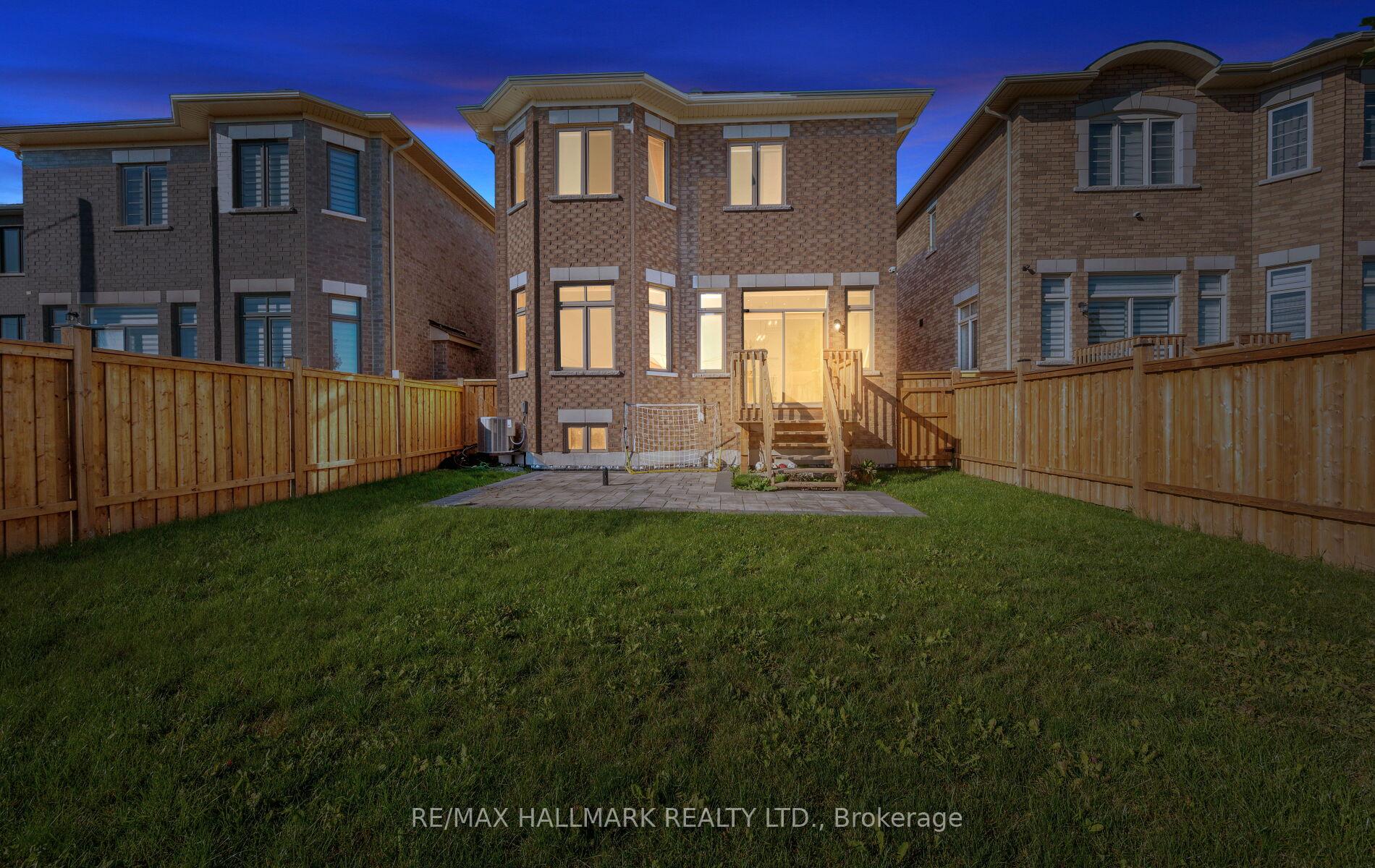 Photo 19 of 123 Bond Crescent, Richmond Hill, Oak Ridges — HOMEH