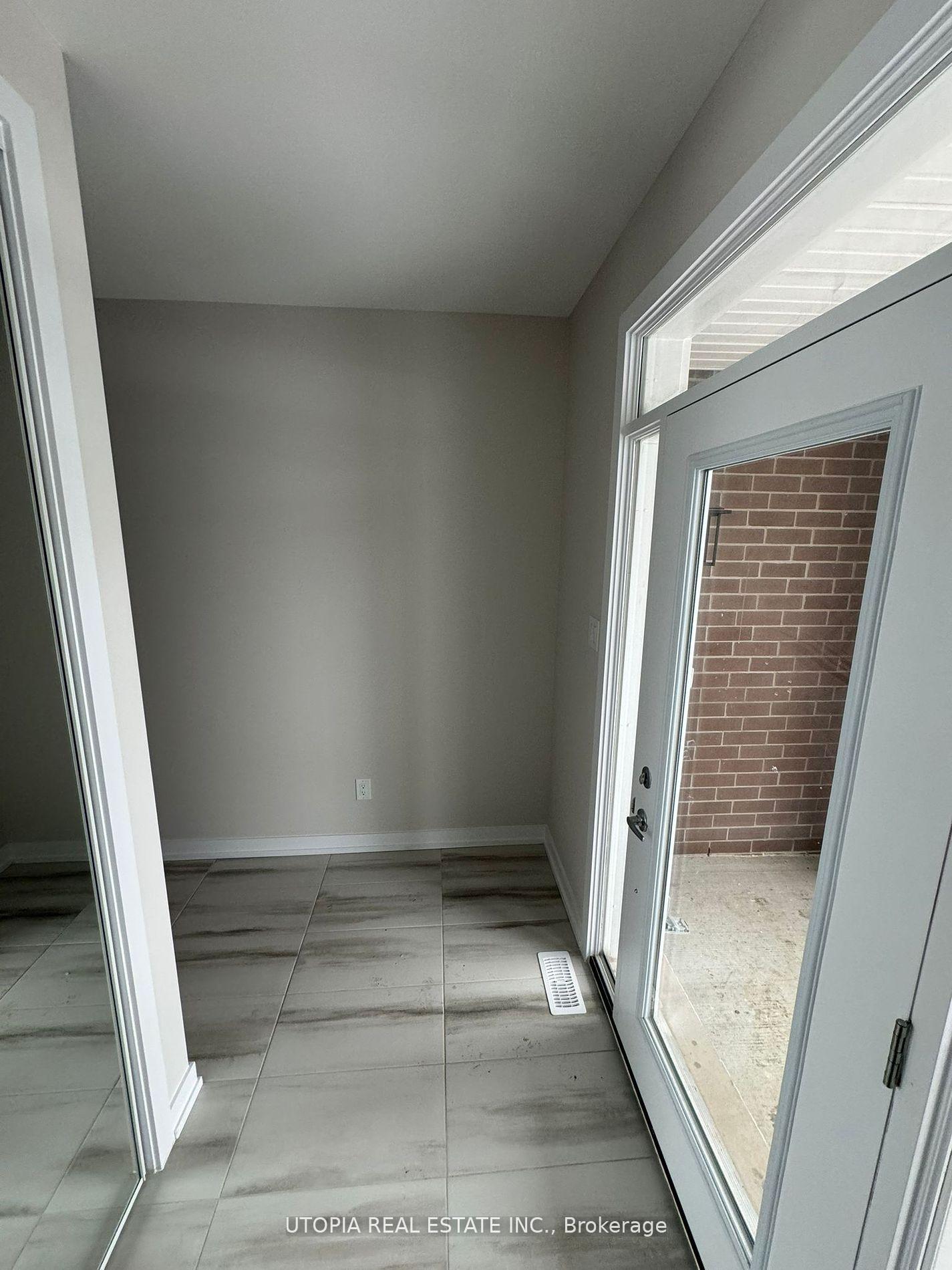 Photo 3 of 112 Hackamore Crescent, Ottawa, Goulbourn Twp From Franktown Rd/South To Rideau — HOMEH