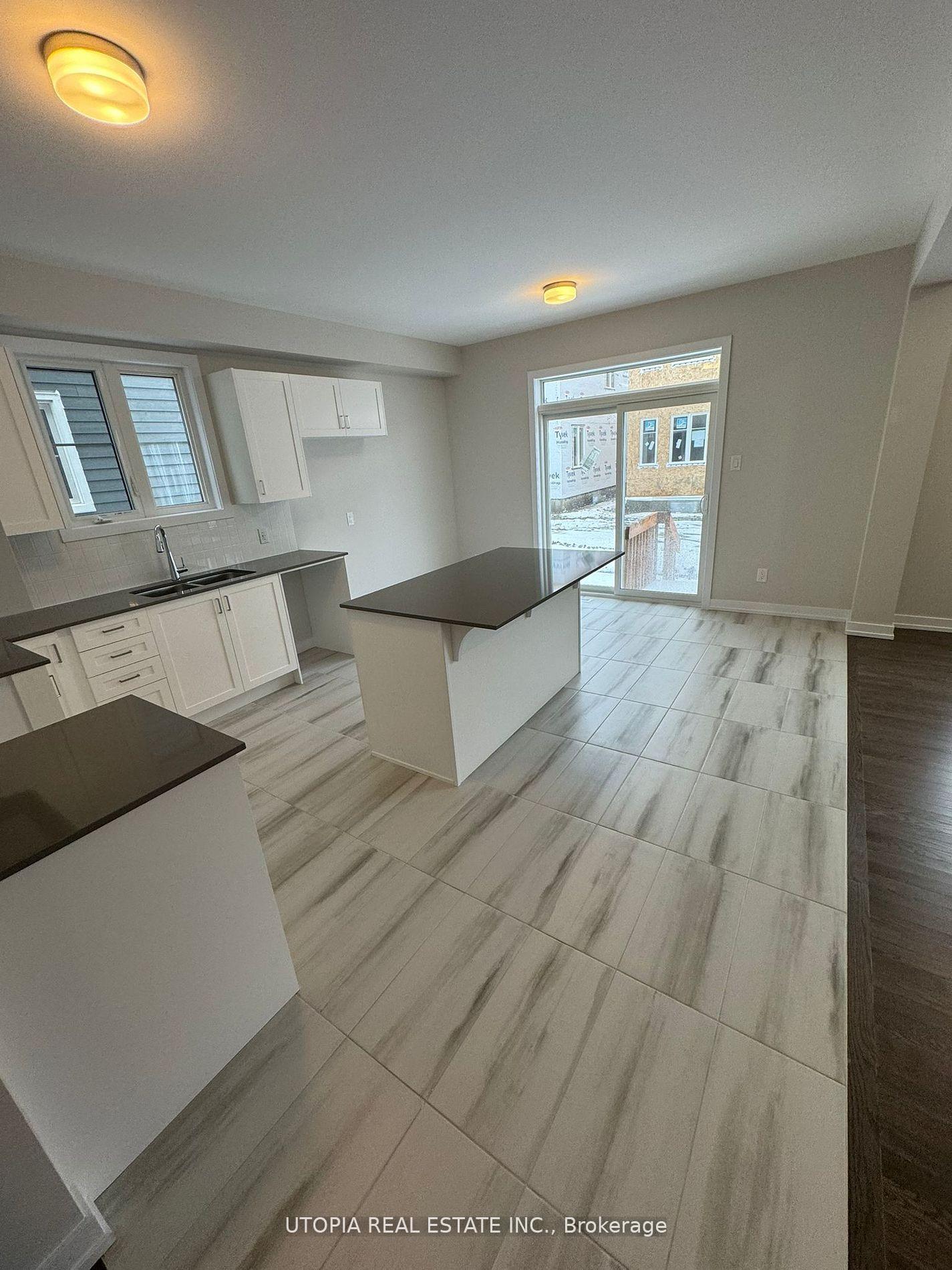 Photo 6 of 112 Hackamore Crescent, Ottawa, Goulbourn Twp From Franktown Rd/South To Rideau — HOMEH