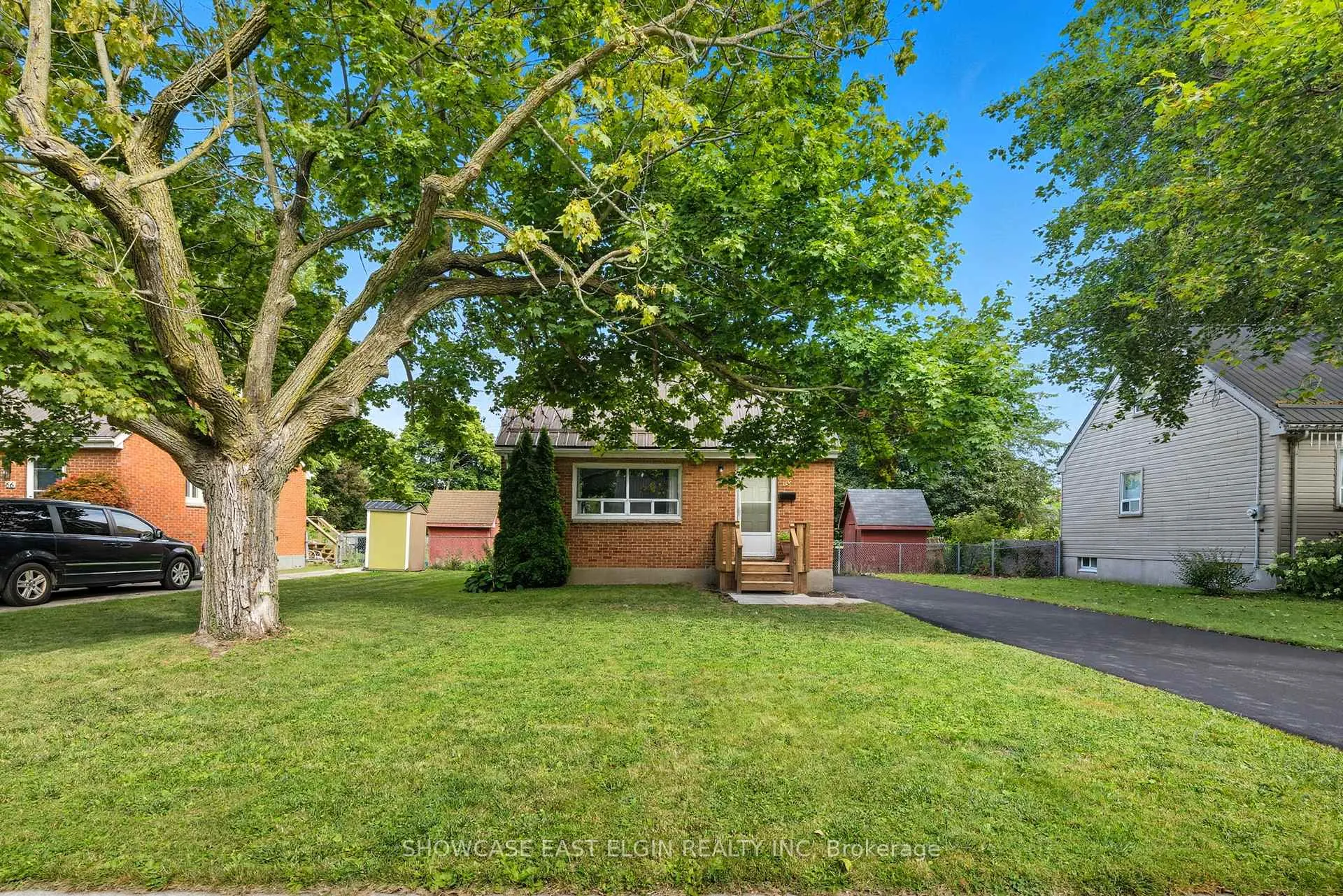 Photo 2 of 68 Dunkirk Drive, St. Thomas — HOMEH