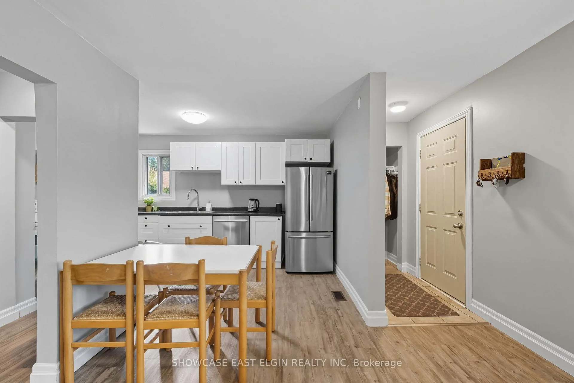Photo 4 of 68 Dunkirk Drive, St. Thomas — HOMEH