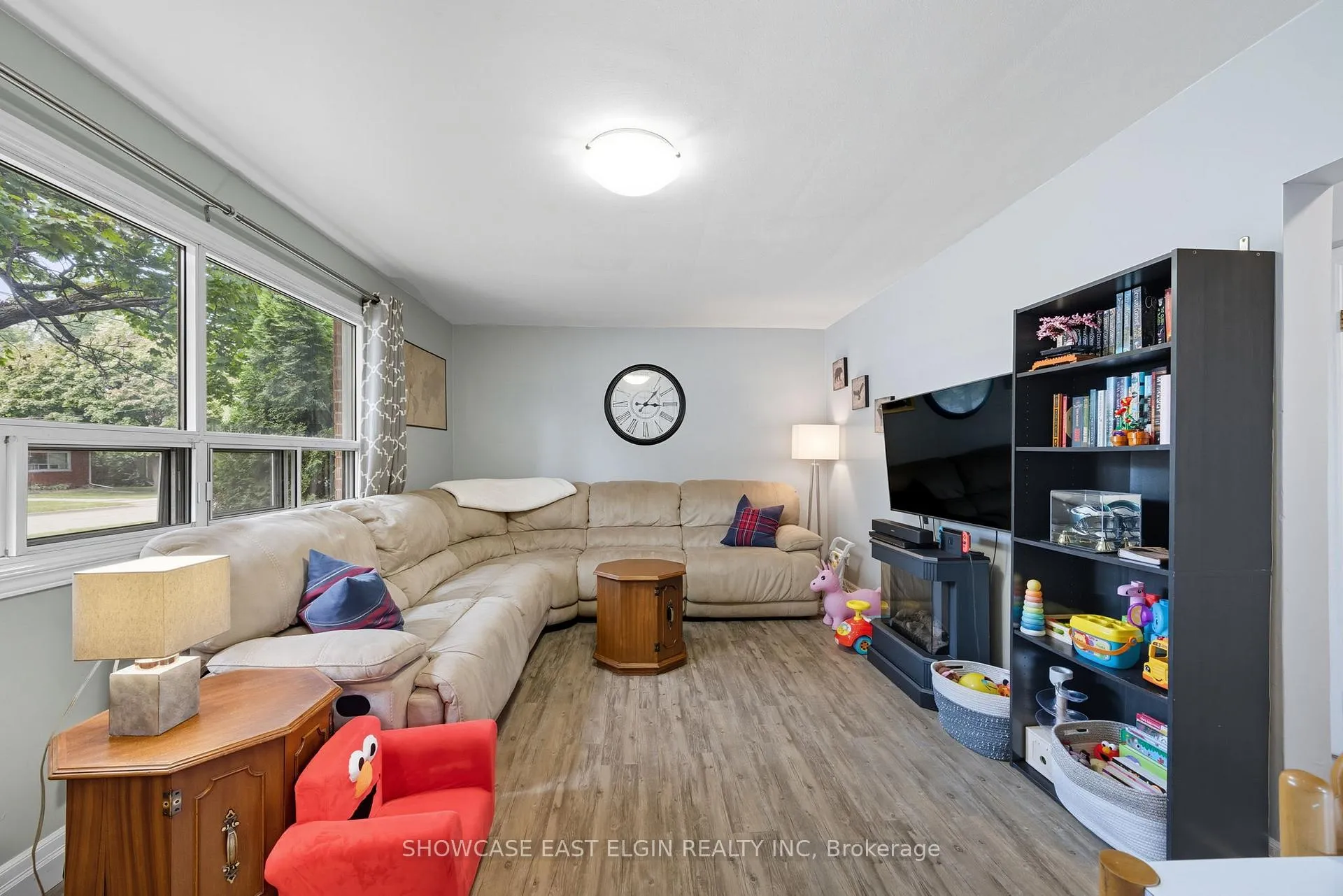 Photo 5 of 68 Dunkirk Drive, St. Thomas — HOMEH