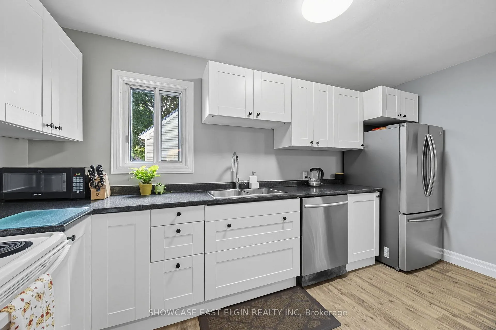 Photo 11 of 68 Dunkirk Drive, St. Thomas — HOMEH