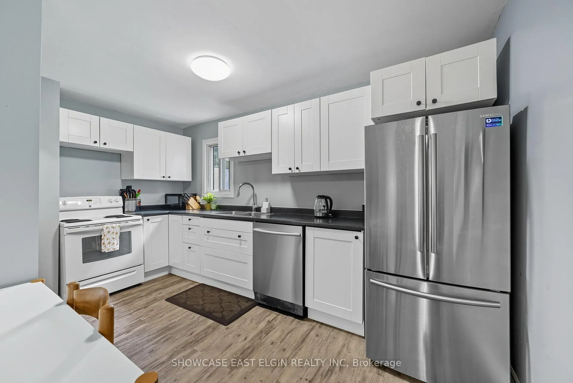 Photo 12 of 68 Dunkirk Drive, St. Thomas — HOMEH