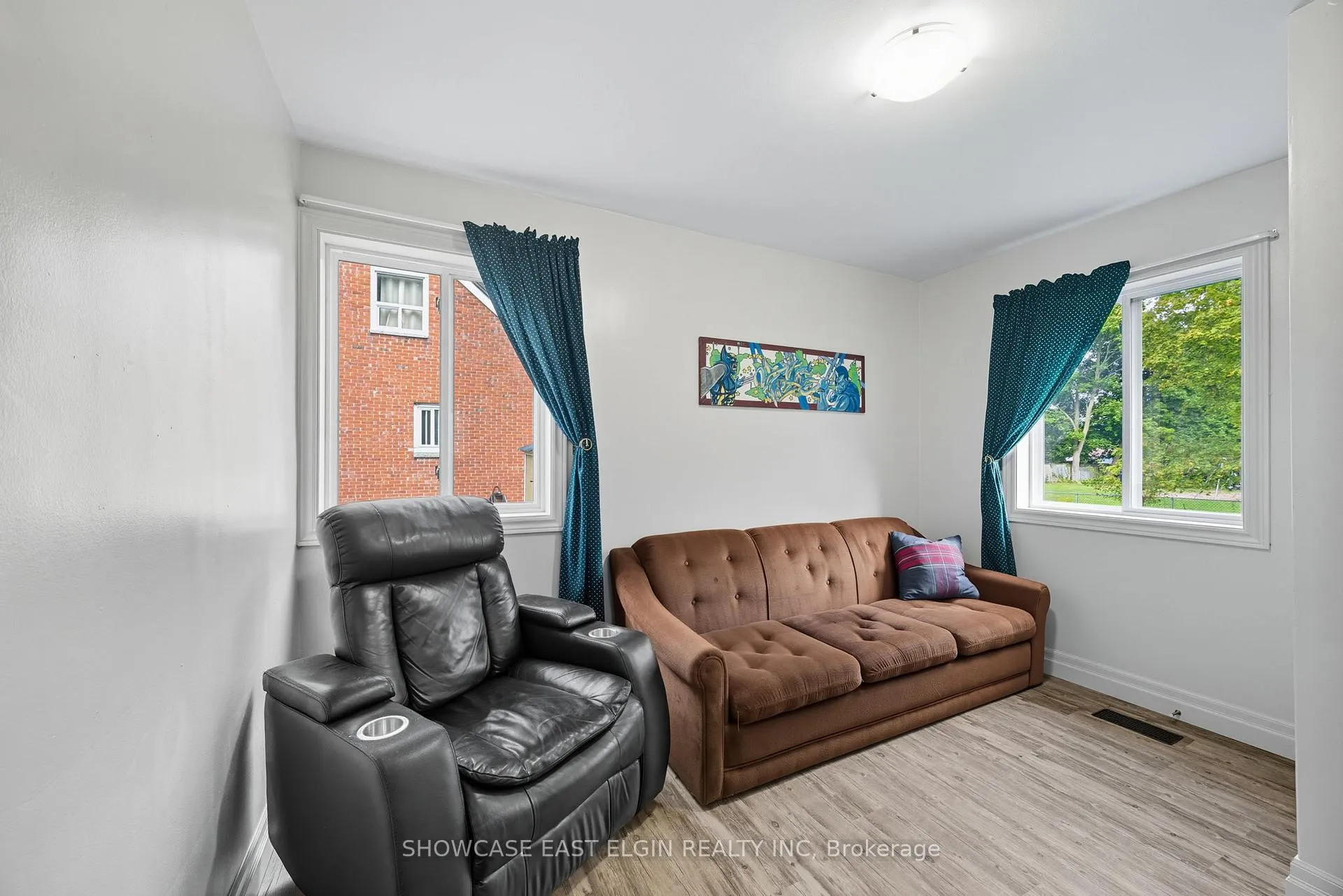 Photo 13 of 68 Dunkirk Drive, St. Thomas — HOMEH