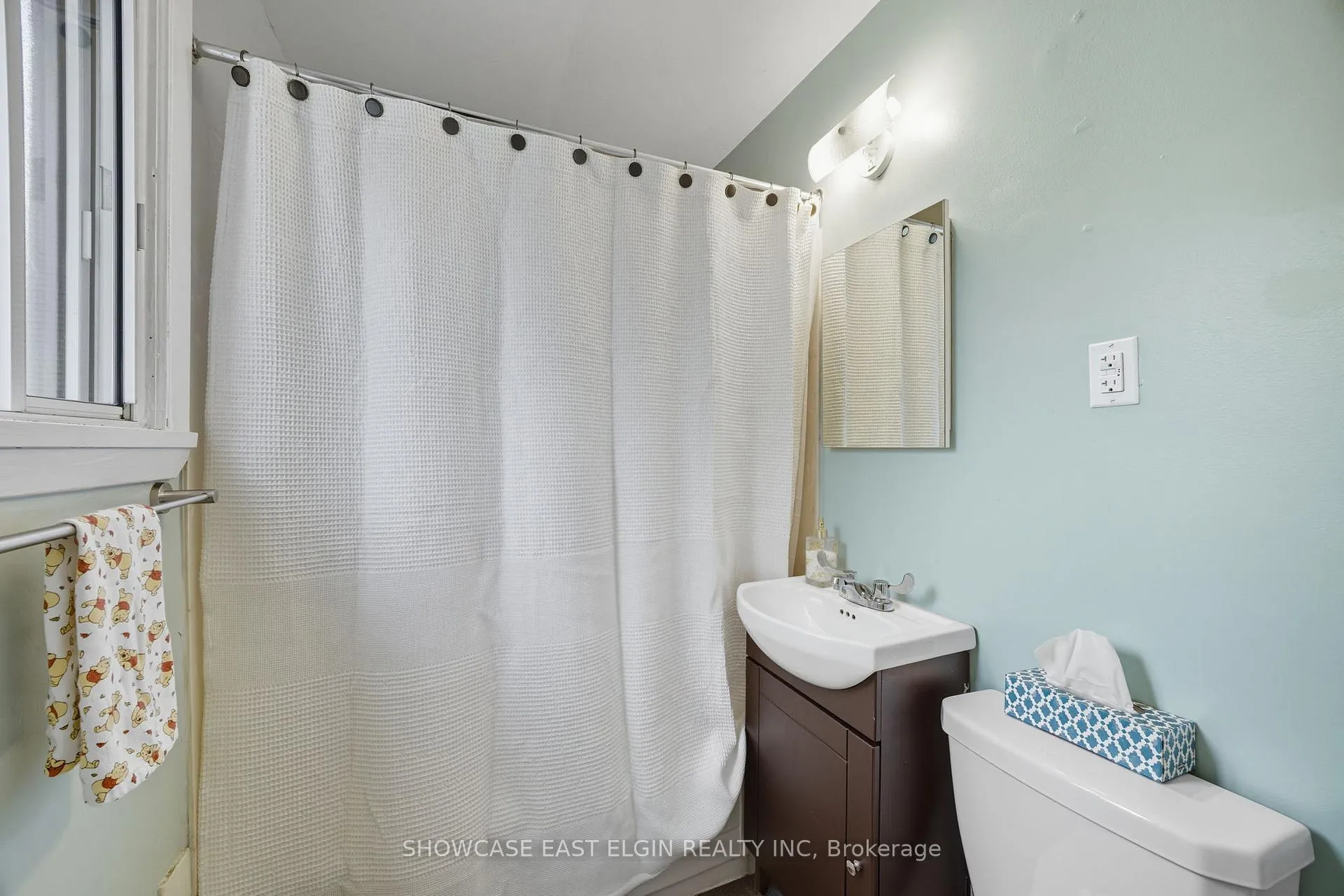 Photo 16 of 68 Dunkirk Drive, St. Thomas — HOMEH