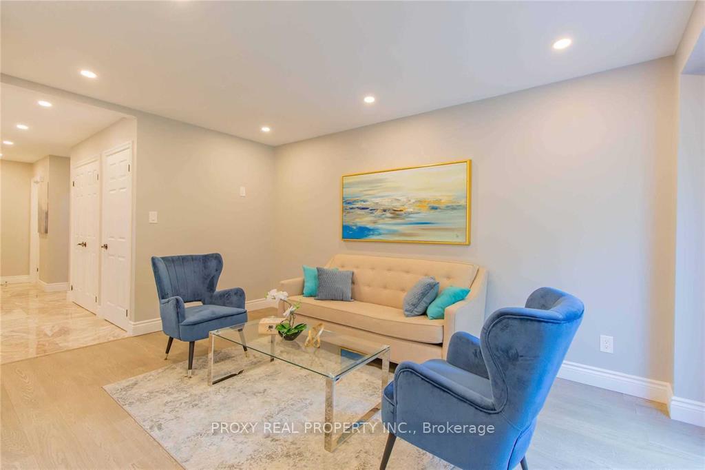 Photo 3 of 126 Kersey Crescent, Richmond Hill, North Richvale — HOMEH