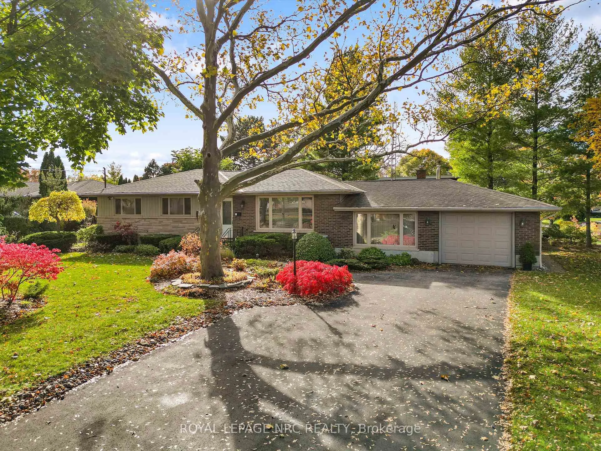 Photo 6 of 31 St Lawrence Drive, St. Catharines, Bunting/Linwell — HOMEH