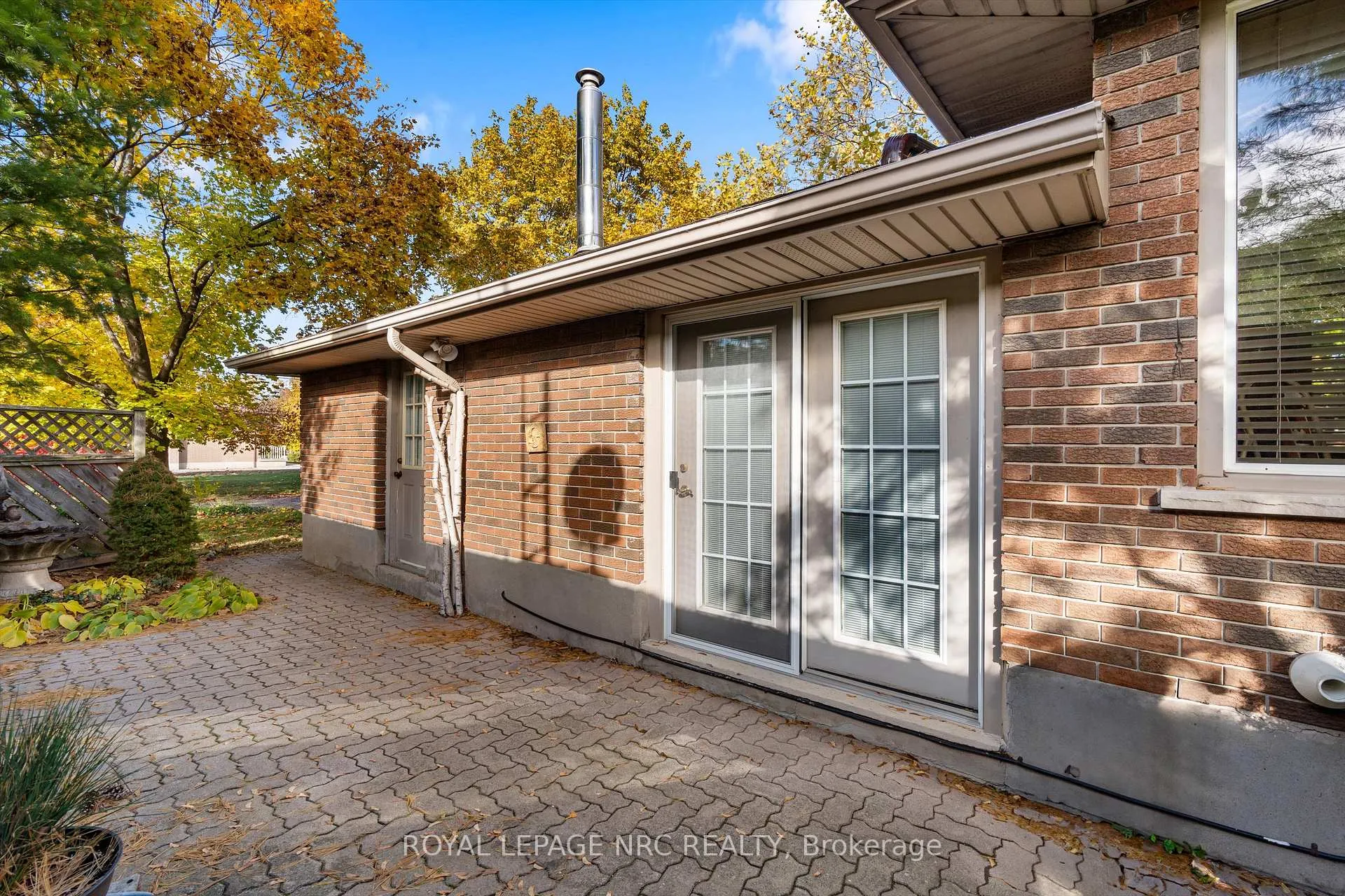 Photo 12 of 31 St Lawrence Drive, St. Catharines, Bunting/Linwell — HOMEH