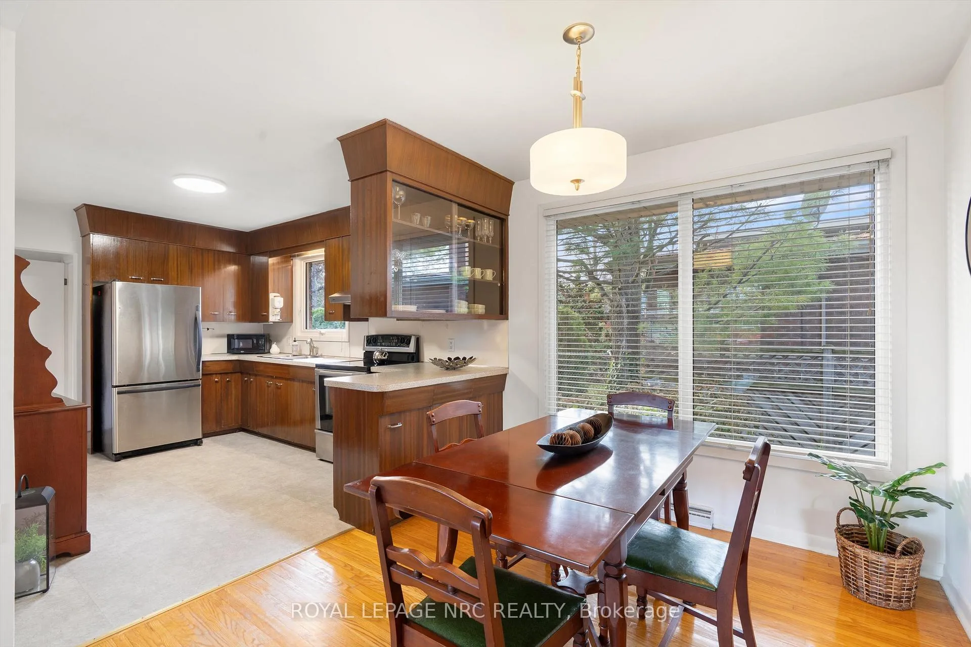 Photo 22 of 31 St Lawrence Drive, St. Catharines, Bunting/Linwell — HOMEH