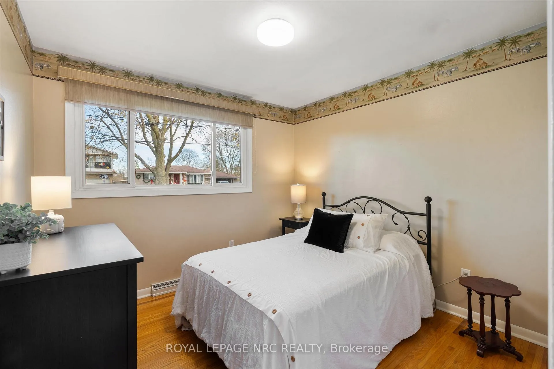 Photo 30 of 31 St Lawrence Drive, St. Catharines, Bunting/Linwell — HOMEH