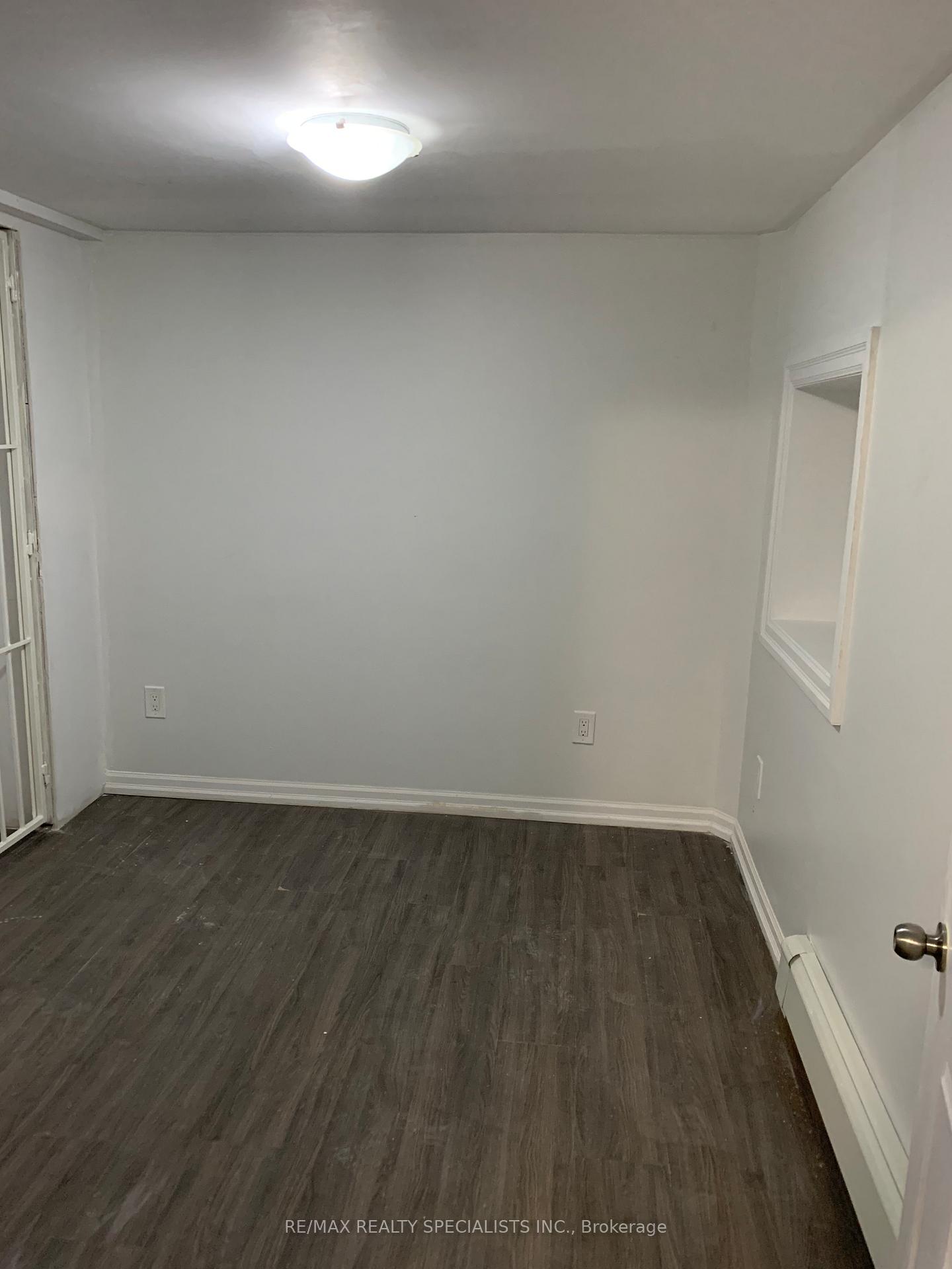 Photo 2 of Unit 4, 108 Queenston Street, St. Catharines, E. Chester — HOMEH