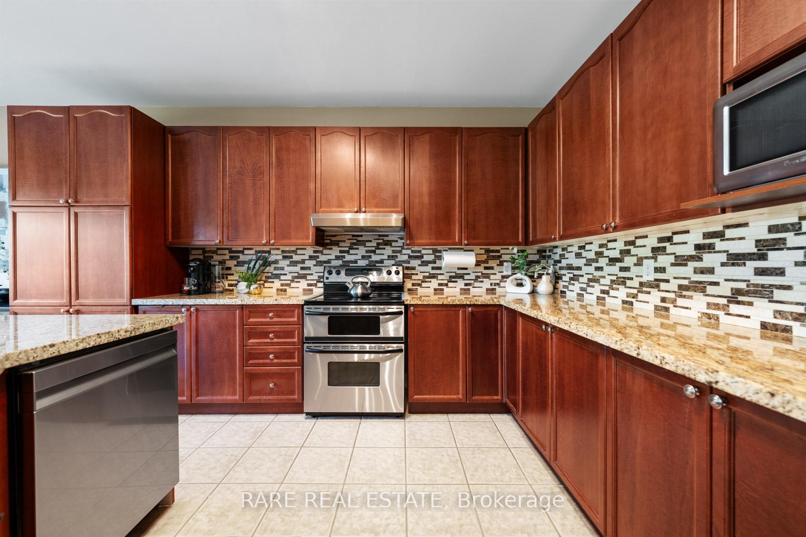 Photo 20 of 256 Tower Hill Road, Richmond Hill, Jefferson — HOMEH