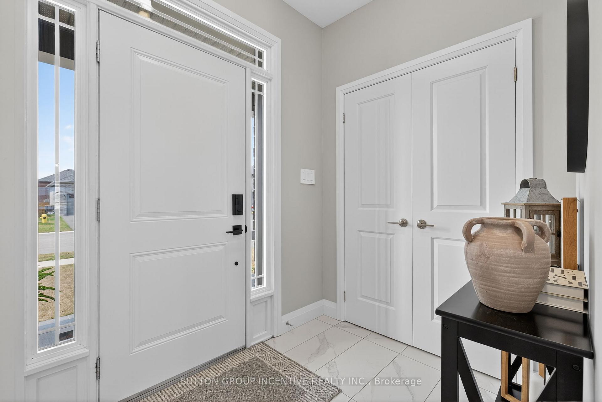 Photo 3 of 140 Ritchie Crescent, Springwater, Elmvale — HOMEH