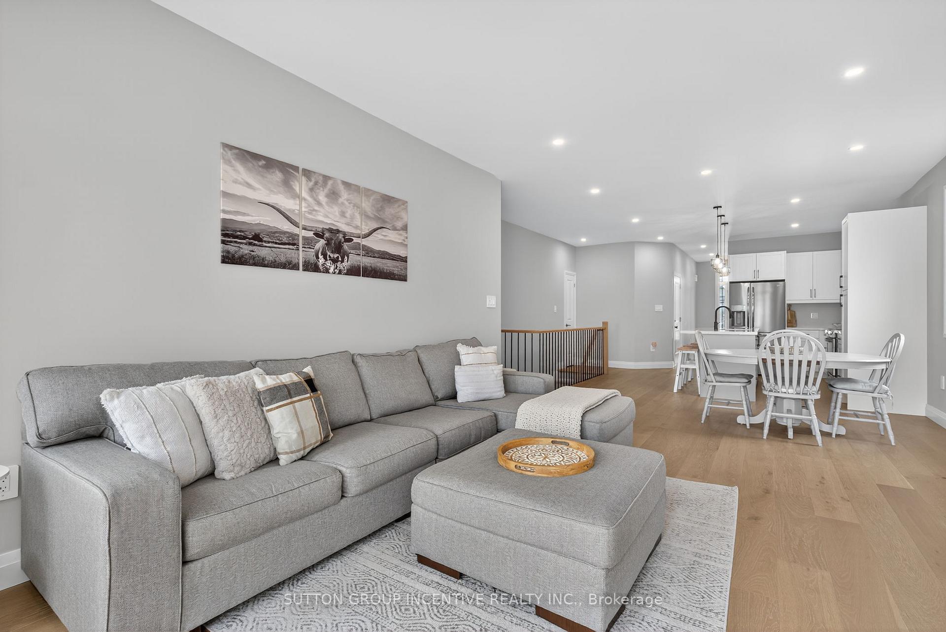 Photo 8 of 140 Ritchie Crescent, Springwater, Elmvale — HOMEH