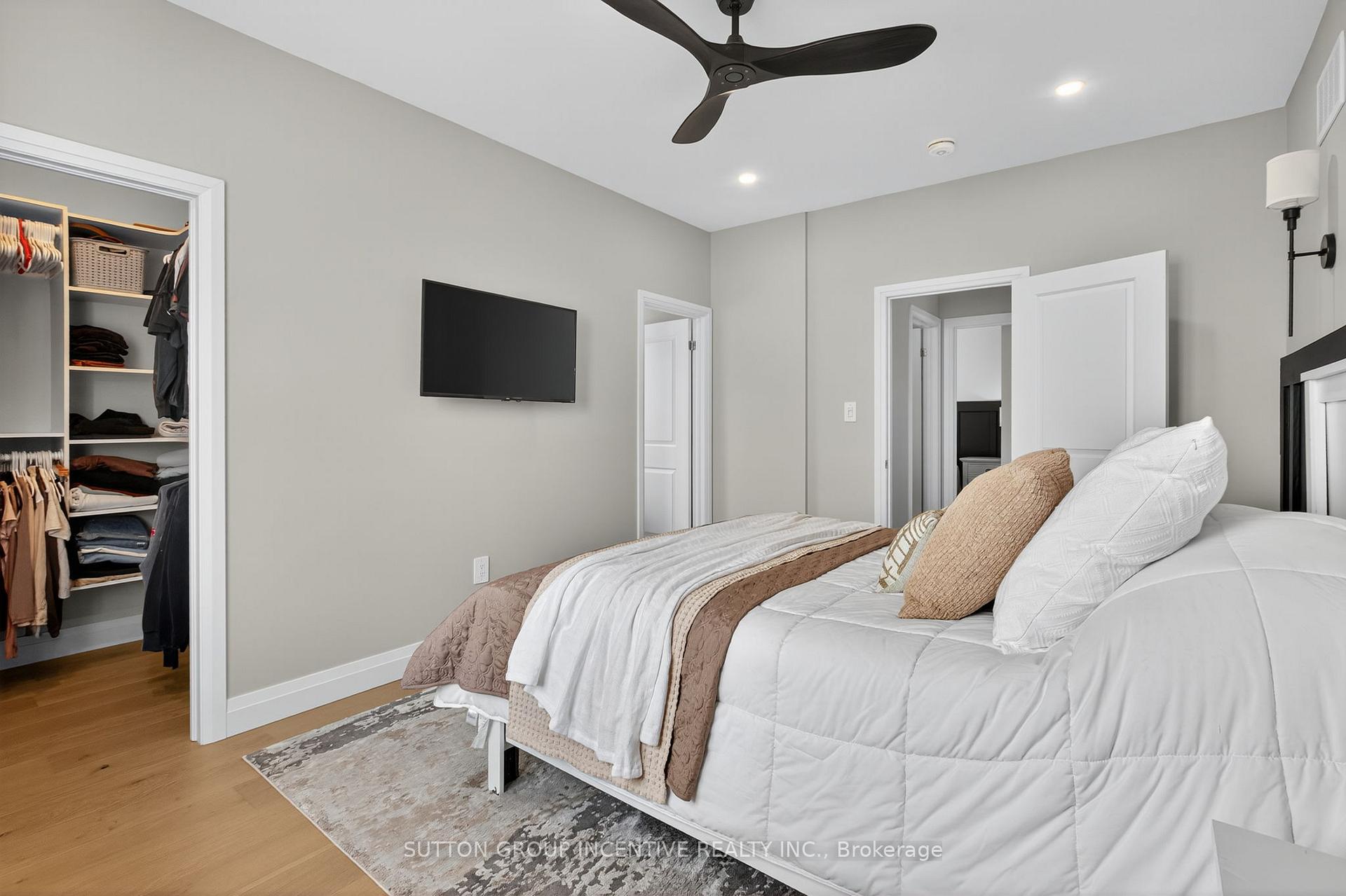 Photo 11 of 140 Ritchie Crescent, Springwater, Elmvale — HOMEH
